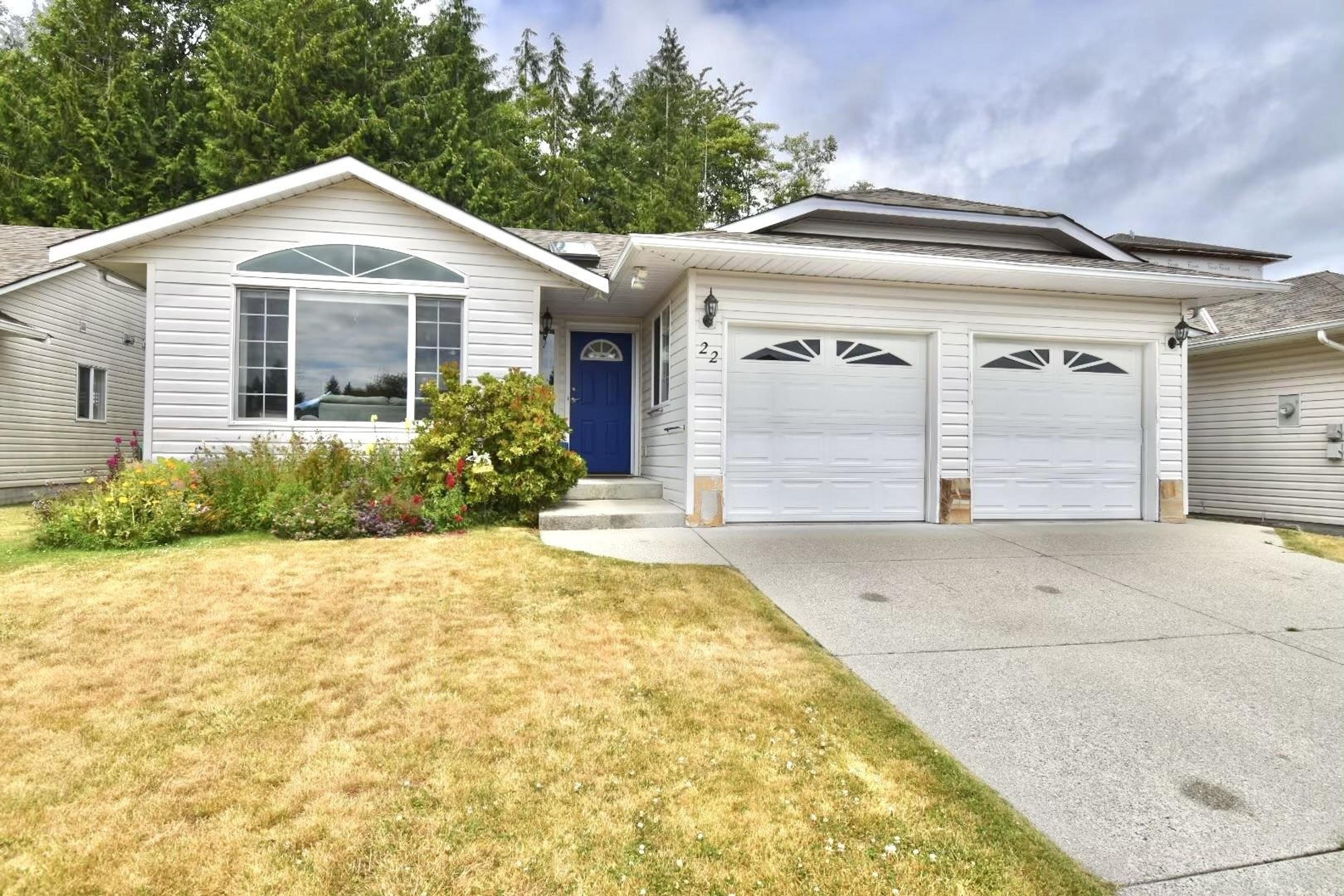 535 Shaw Road, Gibsons - Exteriors - Photo 2