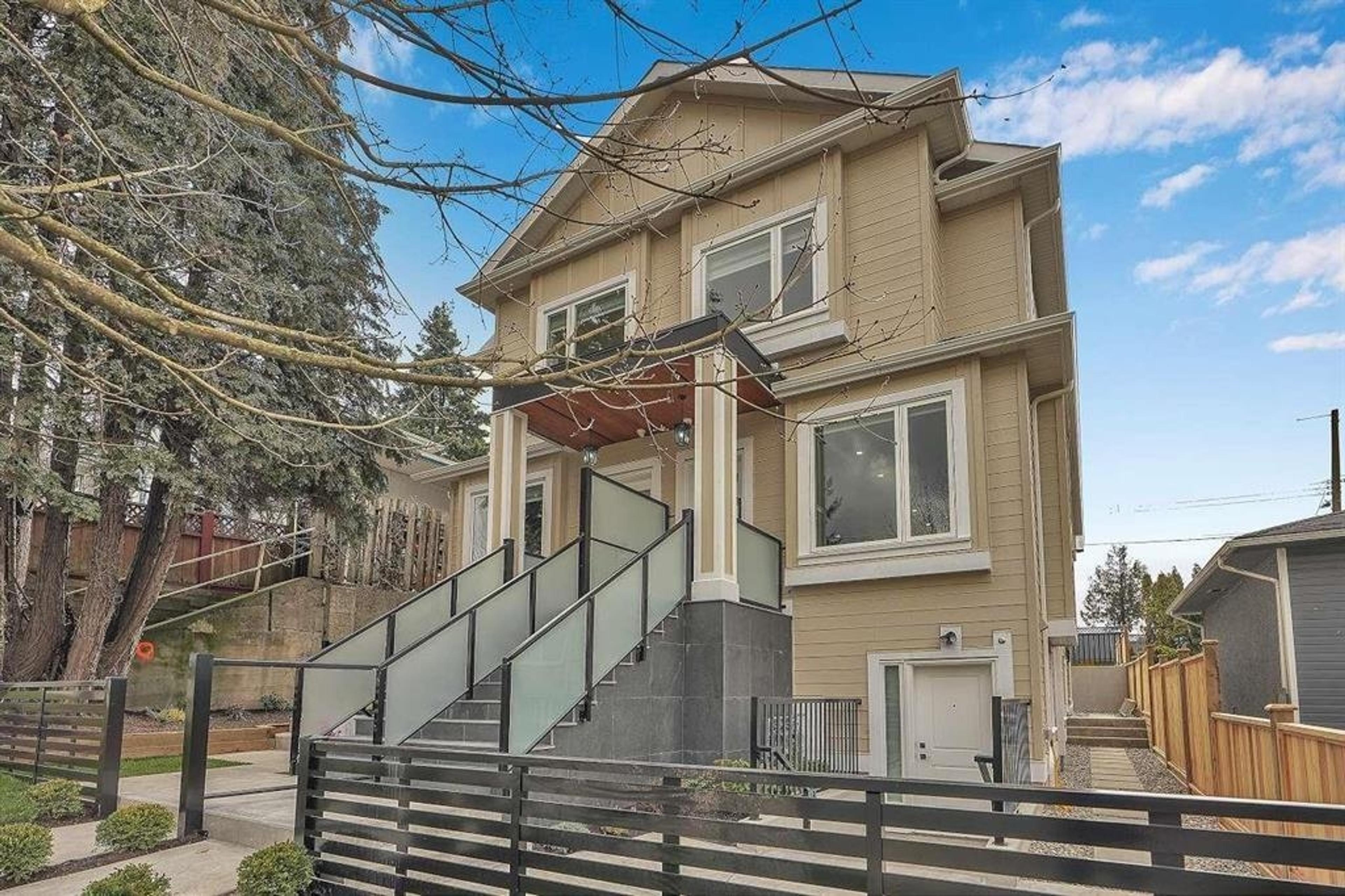 1548 E 41st Avenue, Vancouver - Exteriors - Photo 1