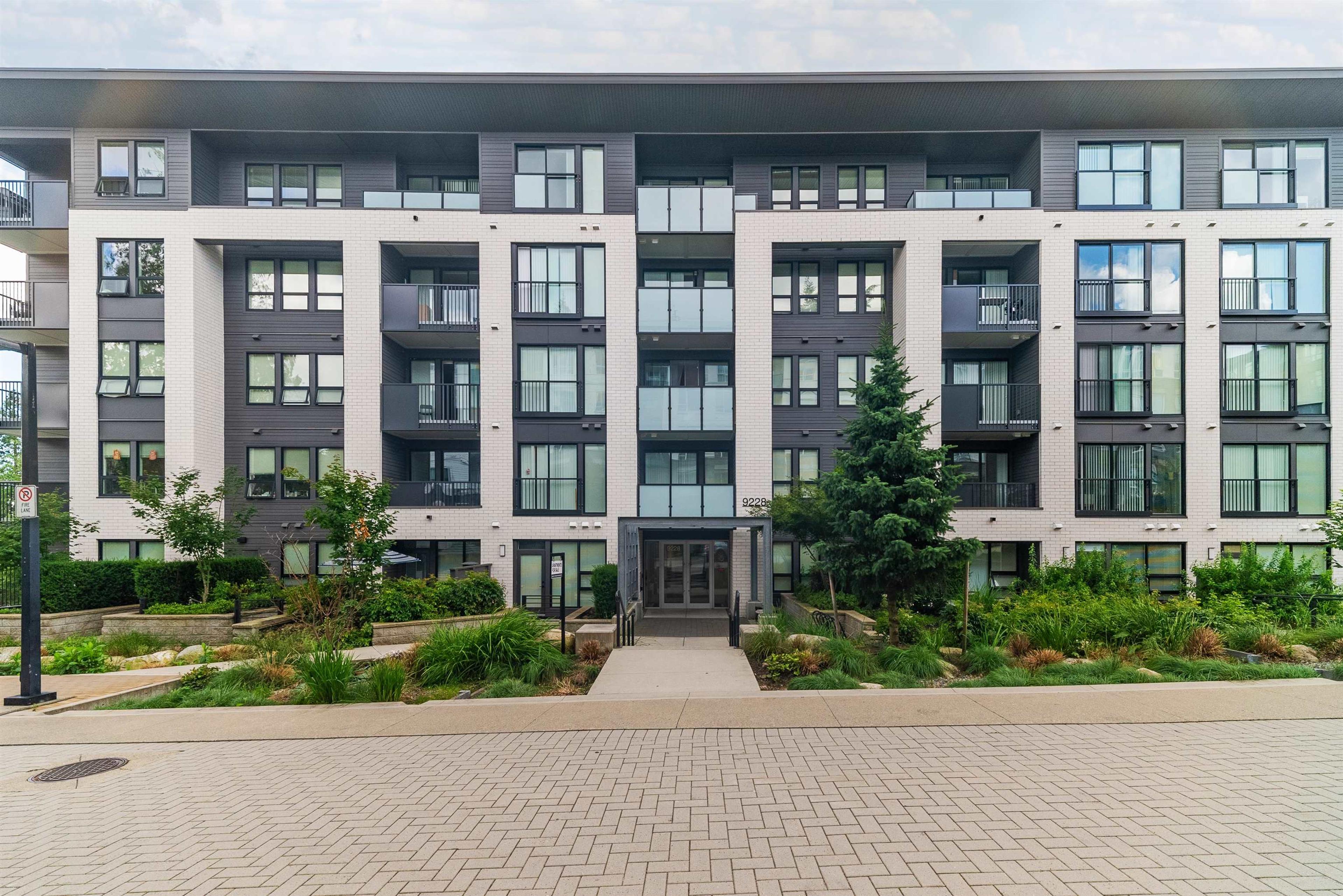 9278 Slopes Mews, Burnaby - Exteriors - Photo 2