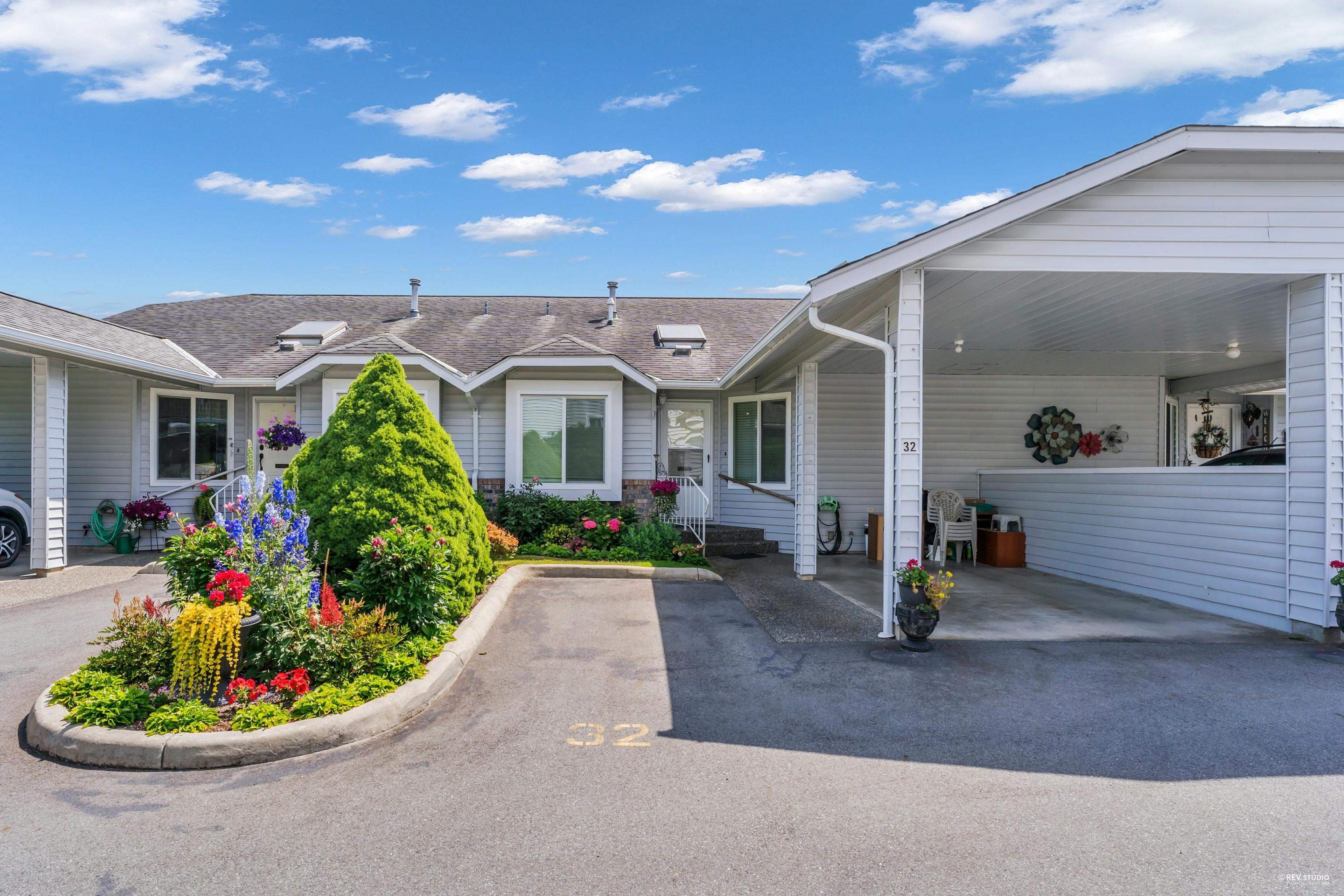 2989 Trafalgar Street, Abbotsford - Exteriors - Full Complex View - Photo 2