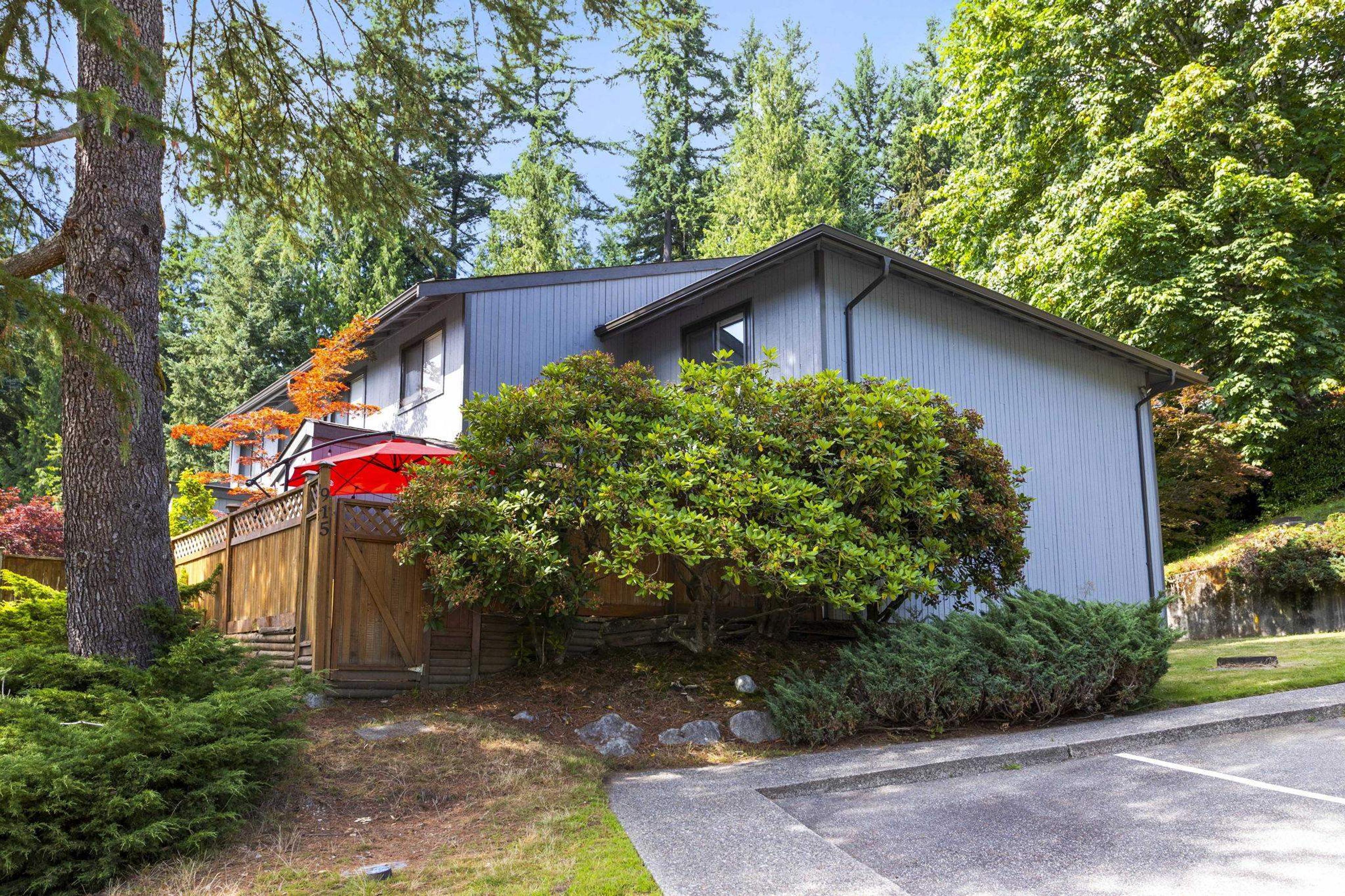 942 Blackstock Road, Port Moody - Exteriors - Photo 2