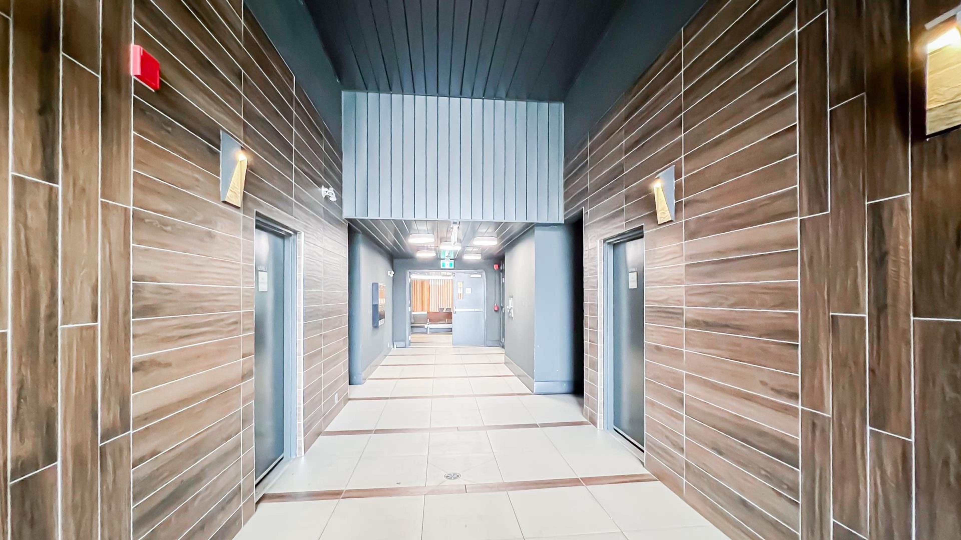 4289 Hastings Street, Burnaby - Common Areas - Lobbies / Hallways / Foyers - Photo 2