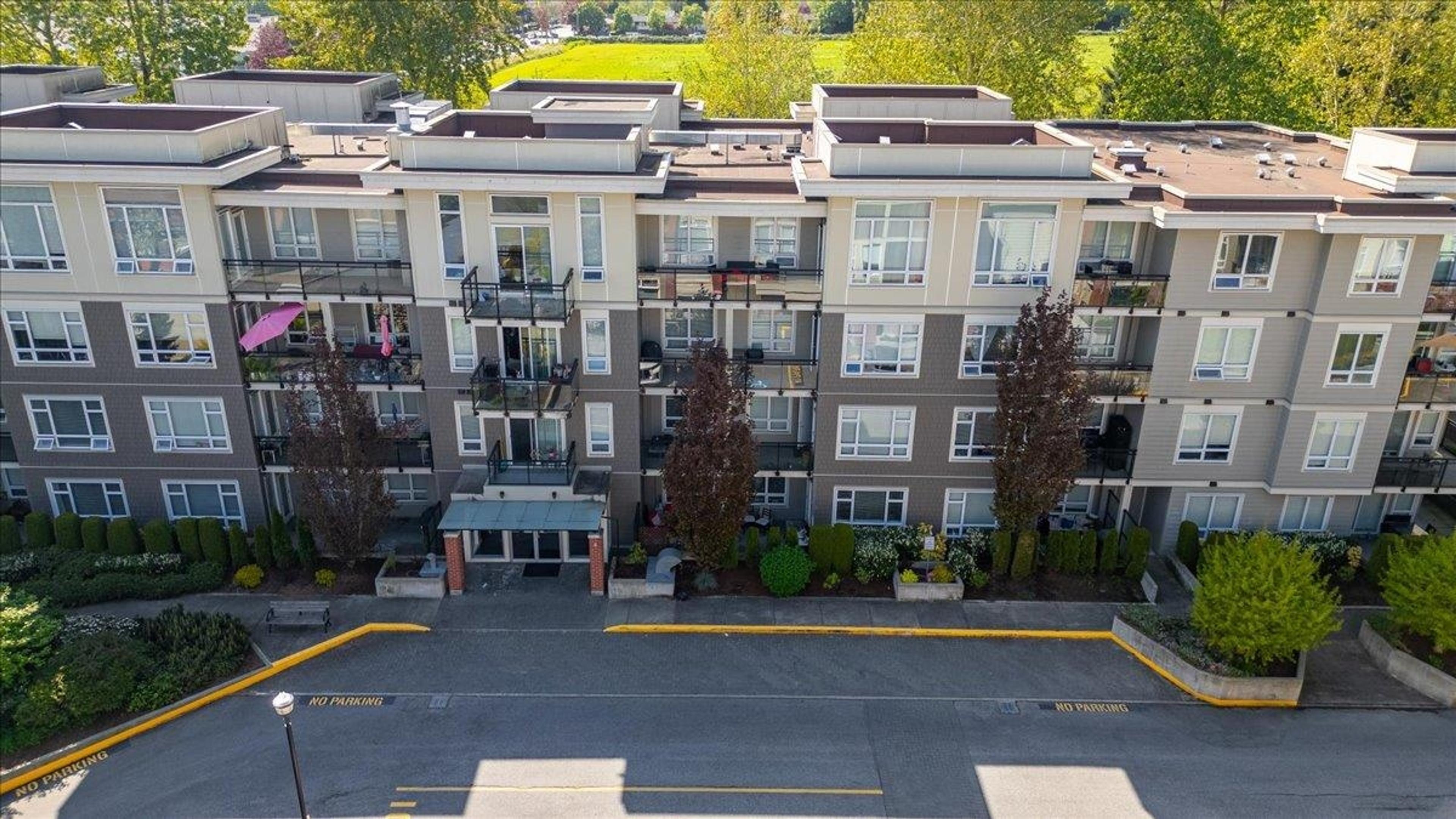 20211 66 Avenue, Langley - Exteriors - Full Complex View - Photo 2