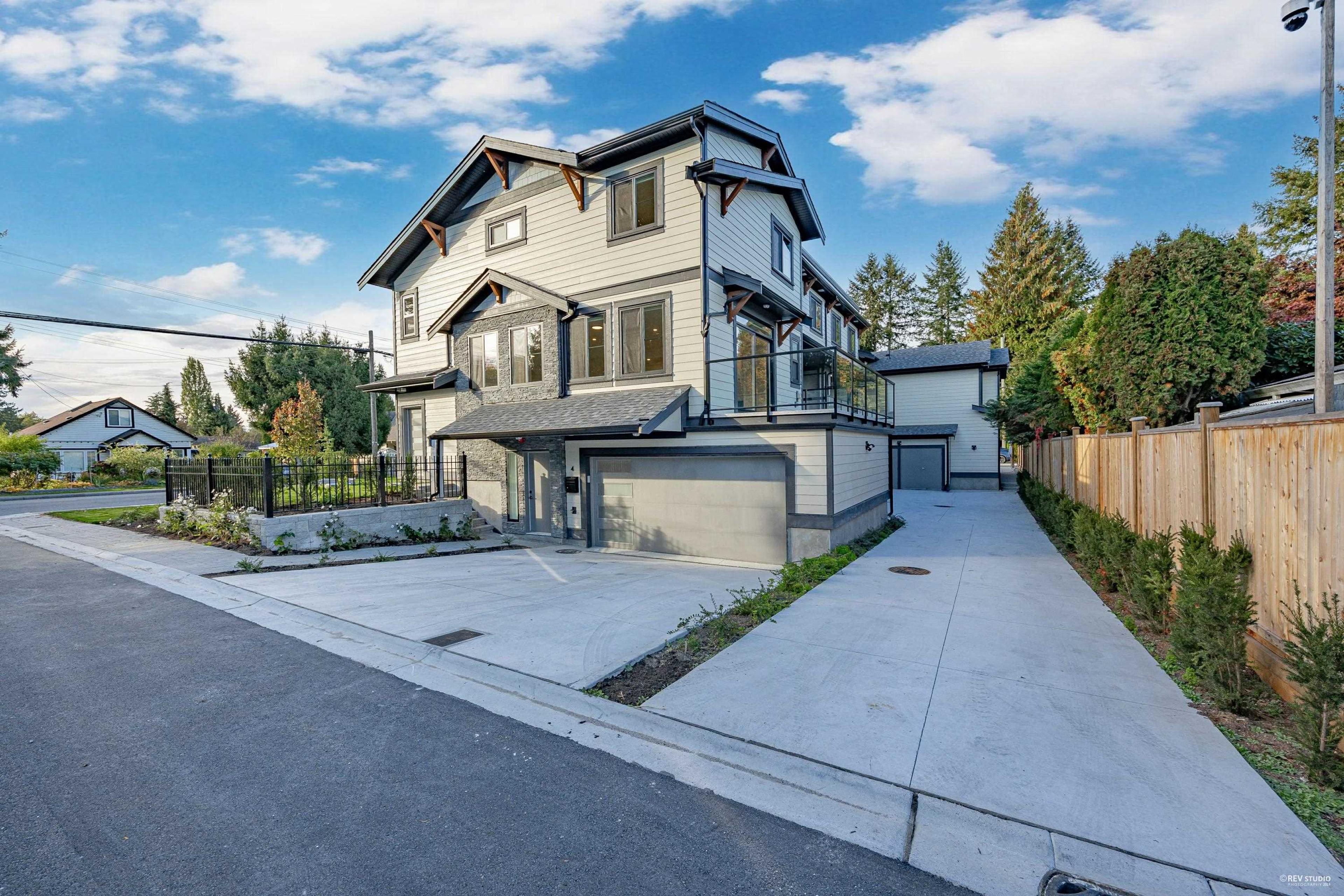 11384 207 Street, Maple Ridge - Exteriors - Photo 1