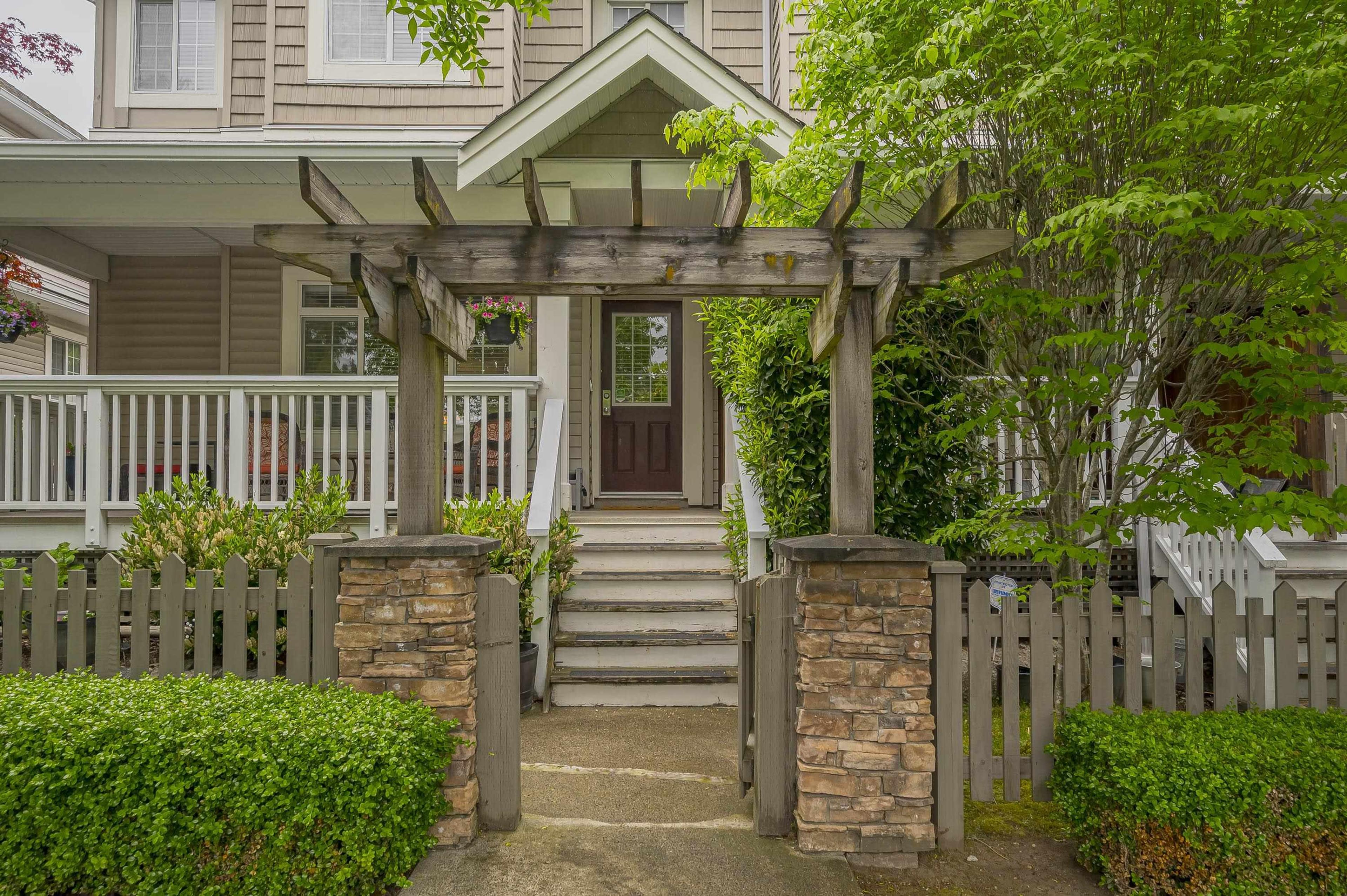 6852 193 Street, Surrey - Exteriors - Photo 5