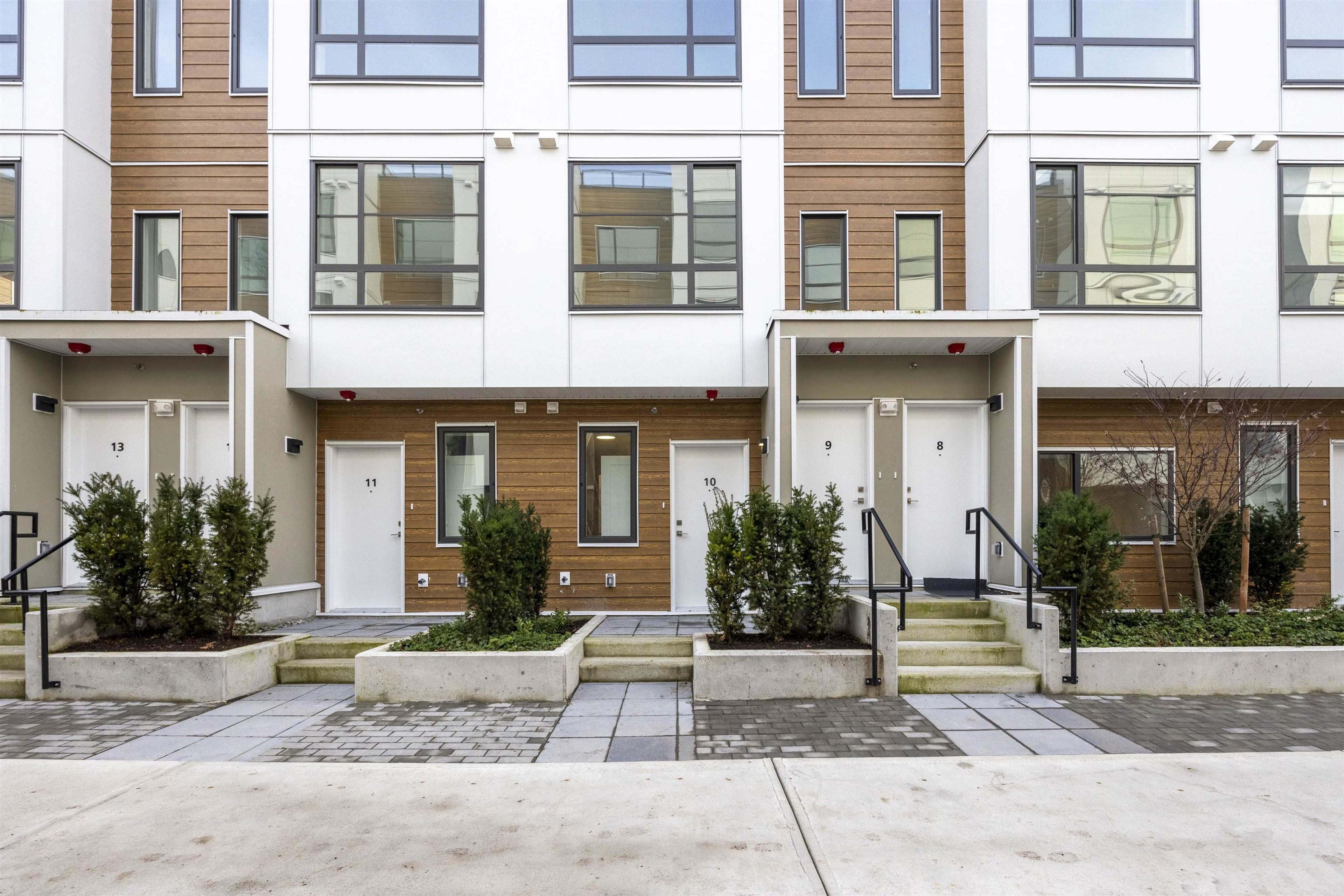 6338 King George Boulevard, Surrey - Exteriors - Photo 1