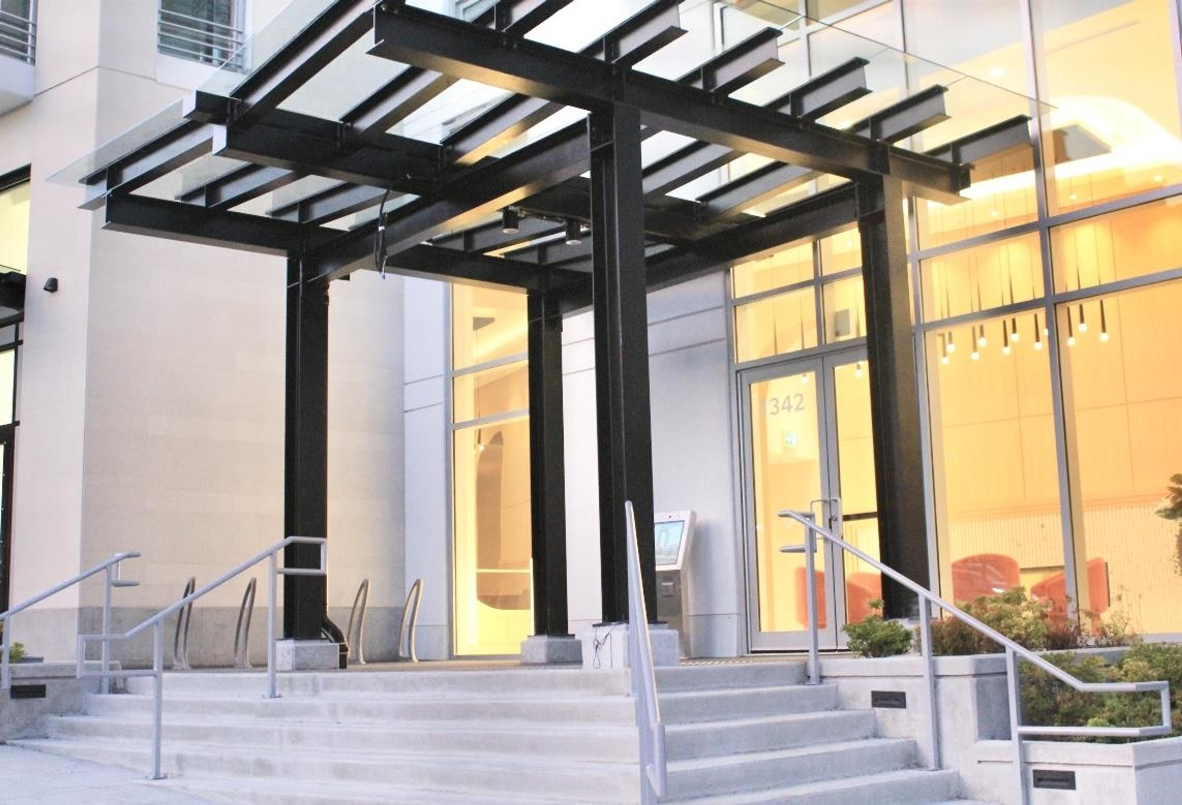 1342 Johnston Road, Surrey - Exteriors - Photo 1