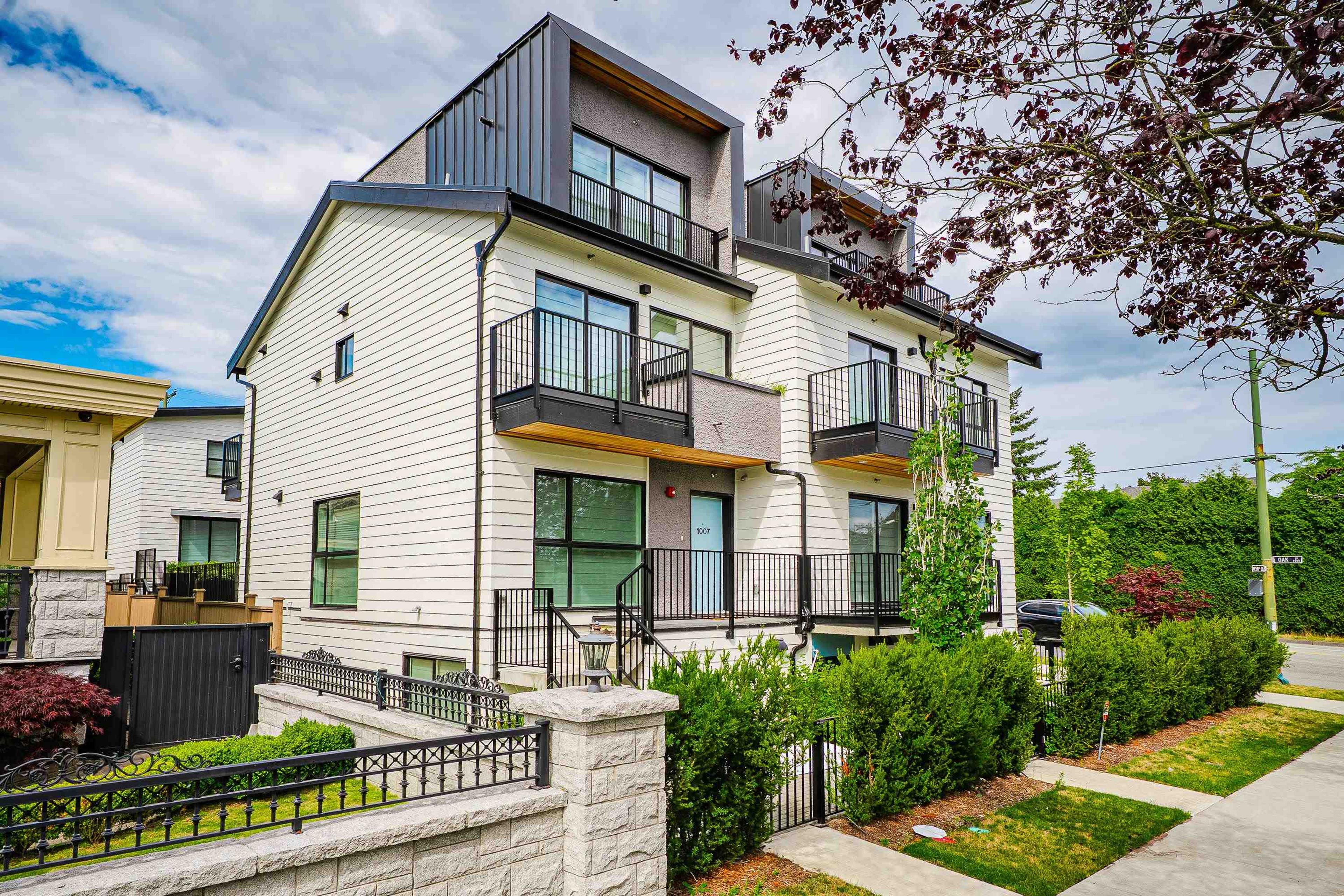 1007 W 58th Avenue, Vancouver - Exteriors - Photo 1