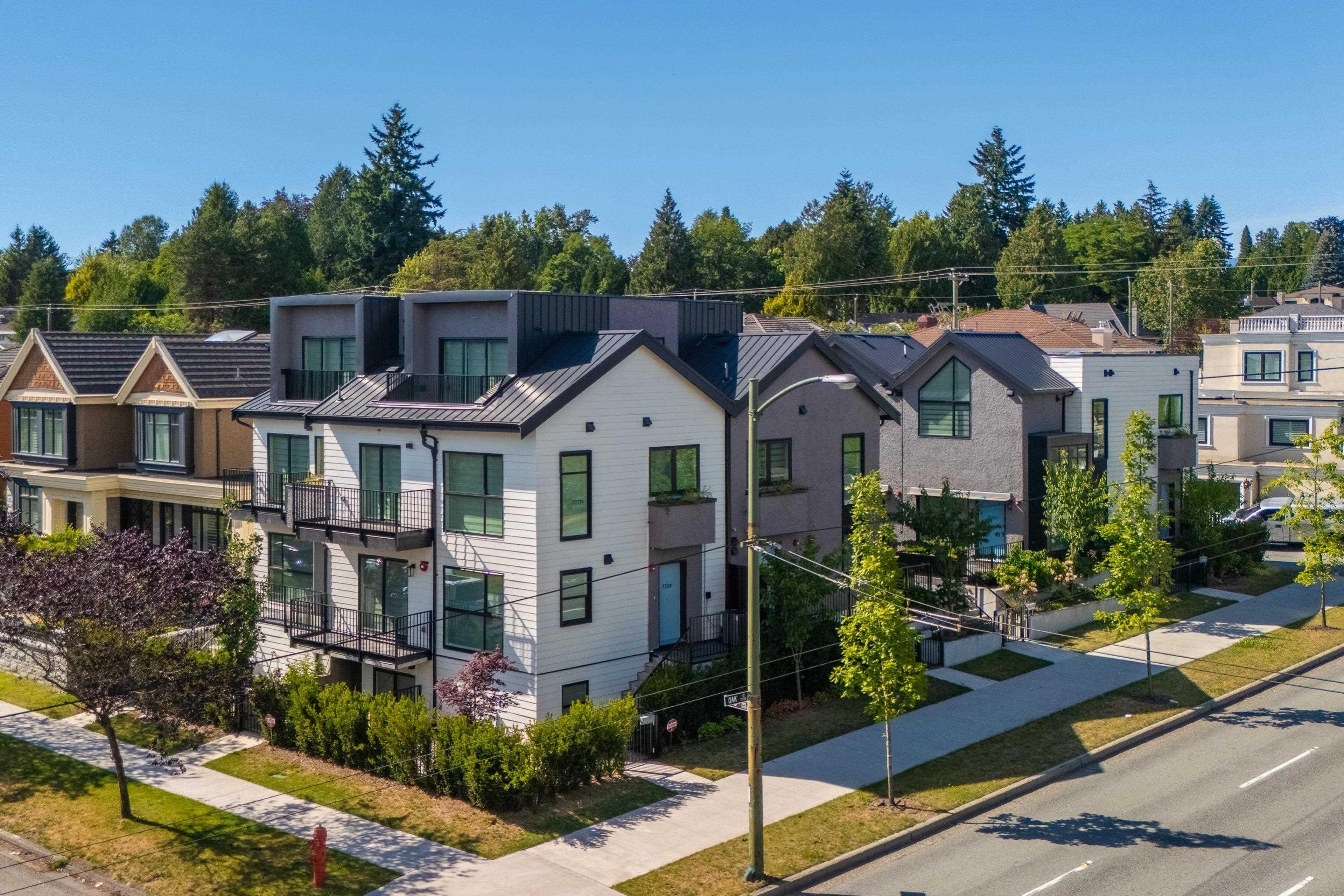 1007 W 58th Avenue, Vancouver - Exteriors - Full Complex View, Drone/Aerial View - Photo 4