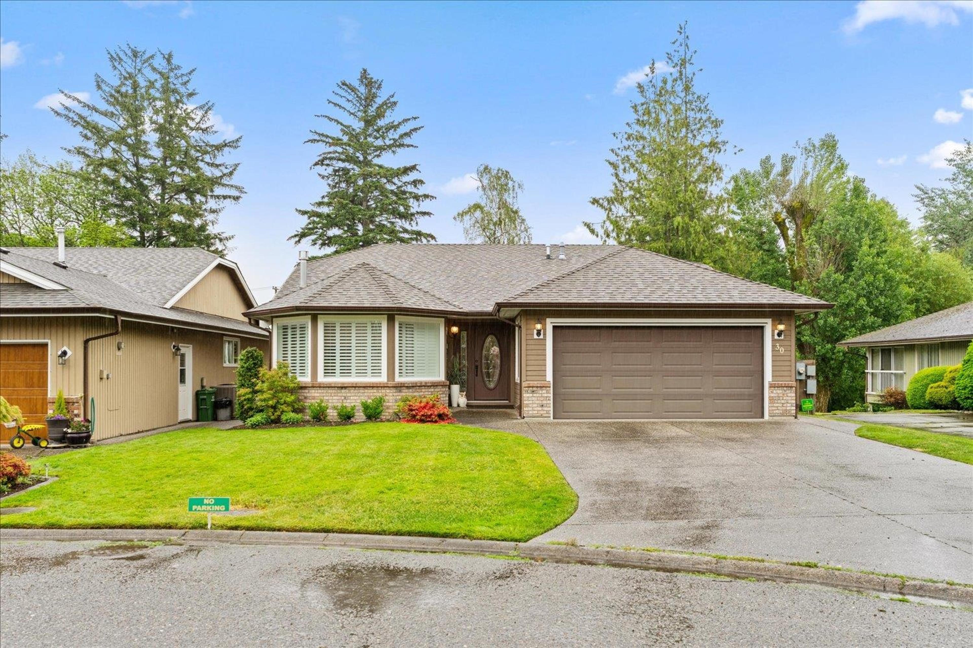 7001 Eden Drive, Chilliwack - Exteriors - Photo 2