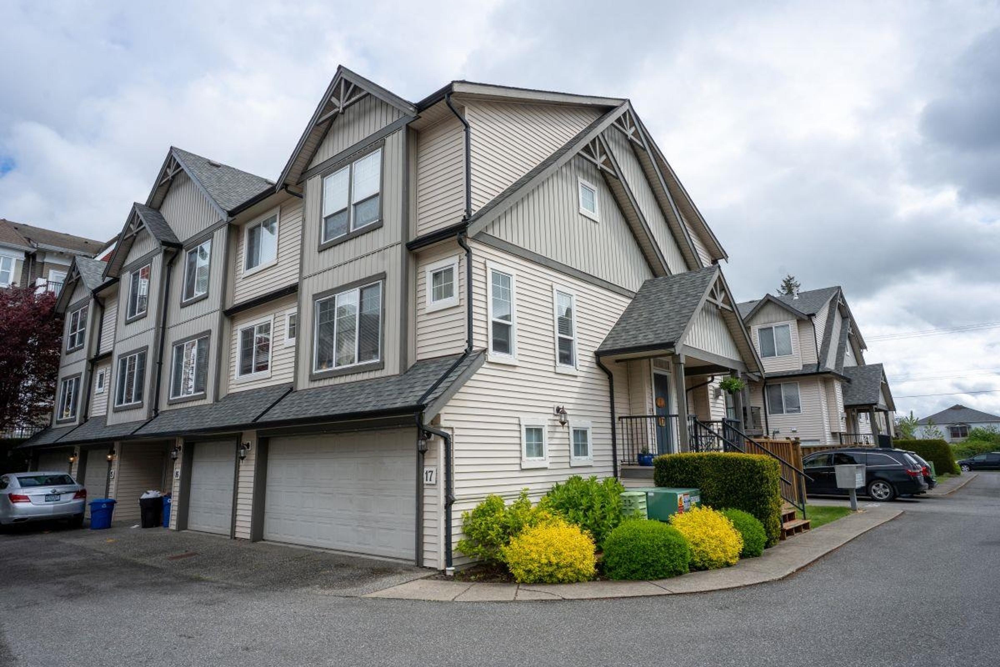 8917 Edward Street, Chilliwack - Exteriors - Full Complex View - Photo 2