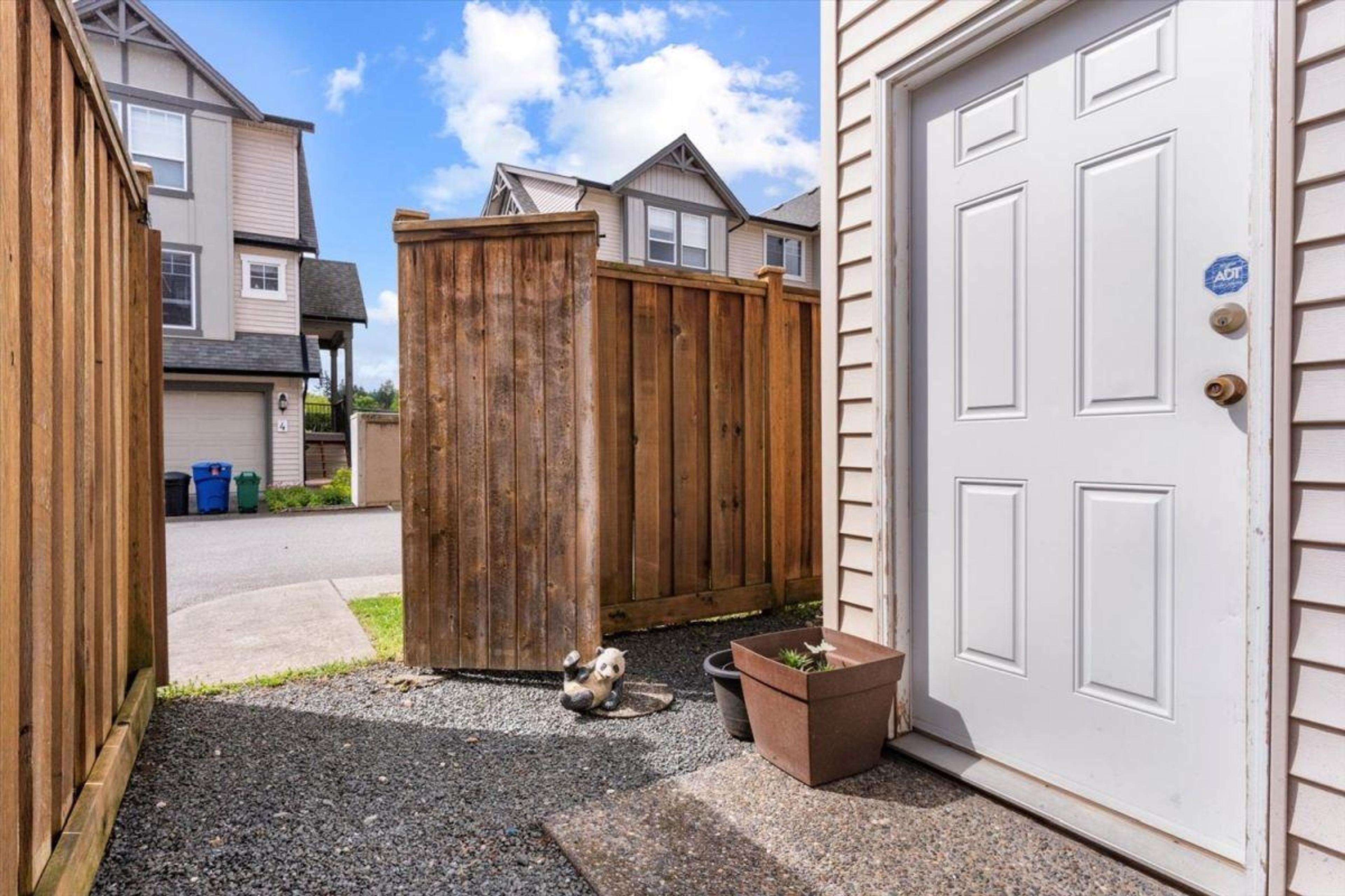 8917 Edward Street, Chilliwack - Exteriors - Photo 3