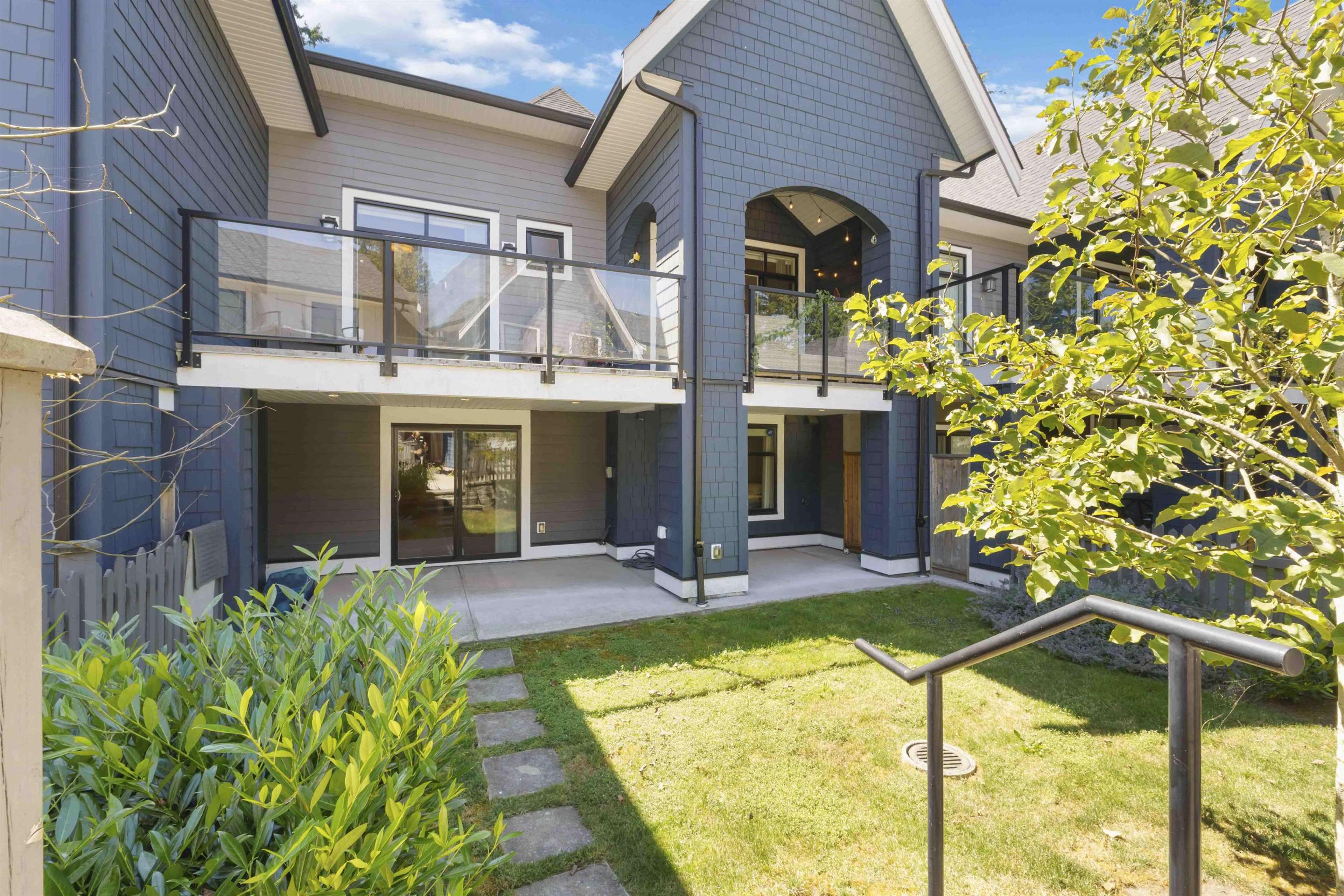 15677 28 Avenue, Surrey - Exteriors - Photo 4