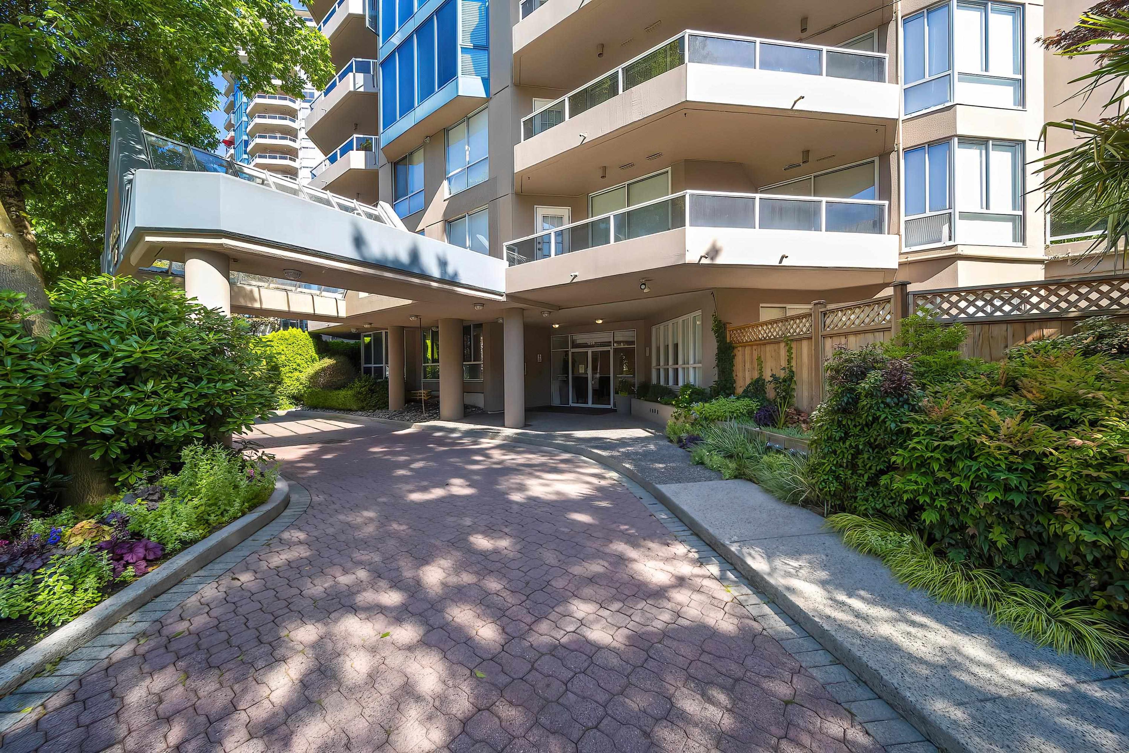 1185 Quayside Drive, New Westminster - Exteriors - Photo 2