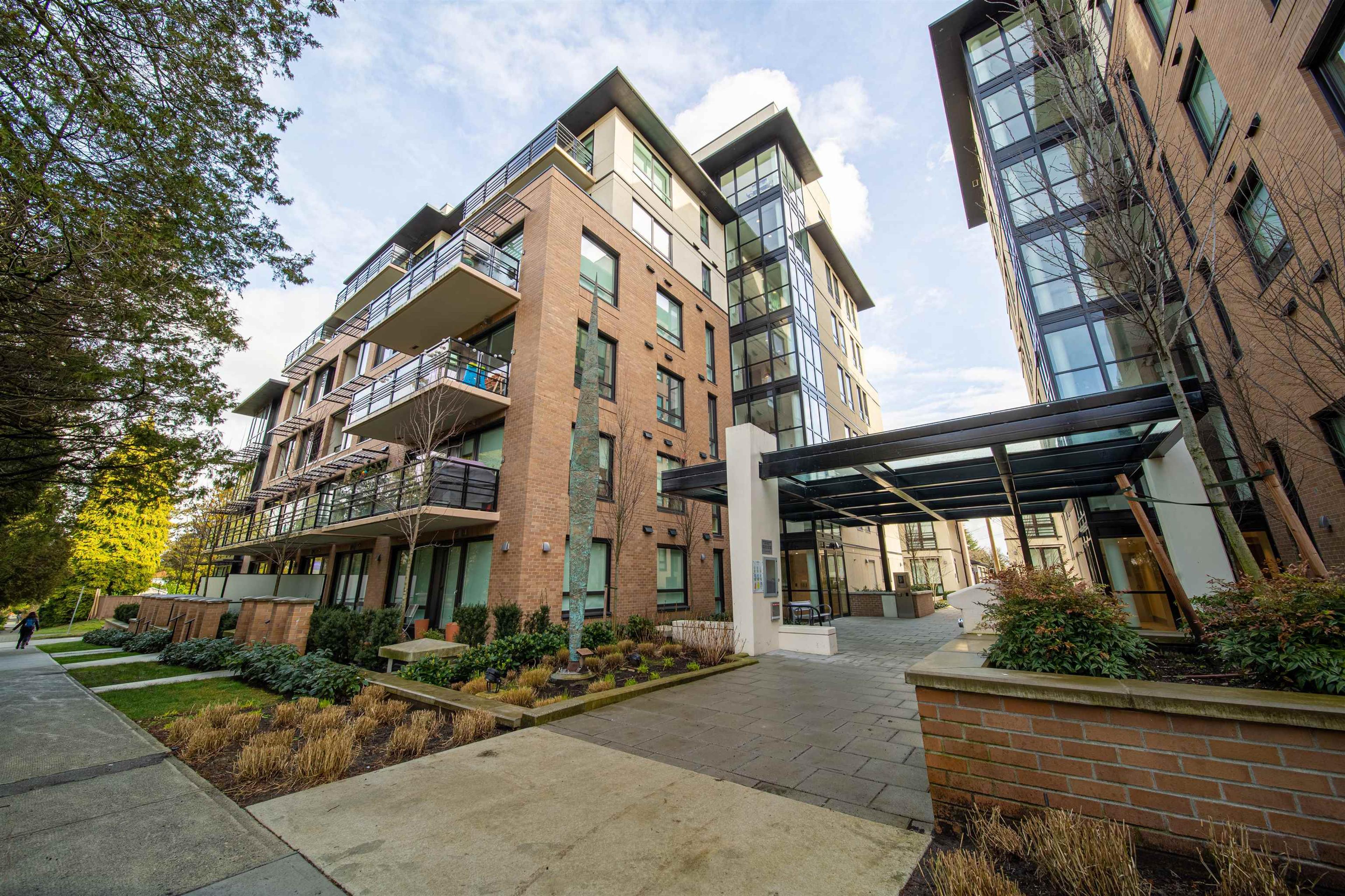 495 W 29th Avenue, Vancouver - Exteriors - Full Complex View - Photo 1