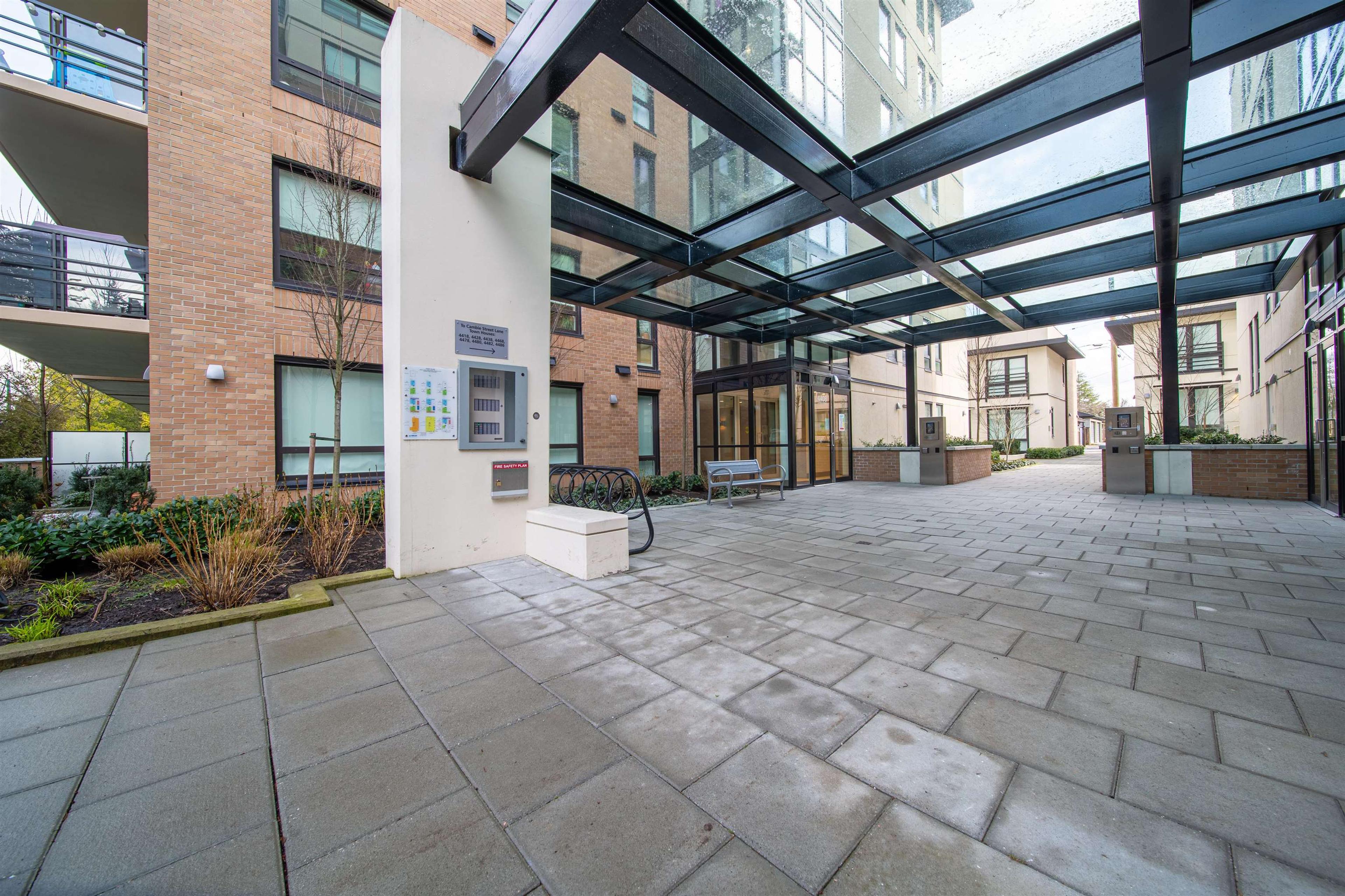 495 W 29th Avenue, Vancouver - Exteriors - Full Complex View - Photo 2