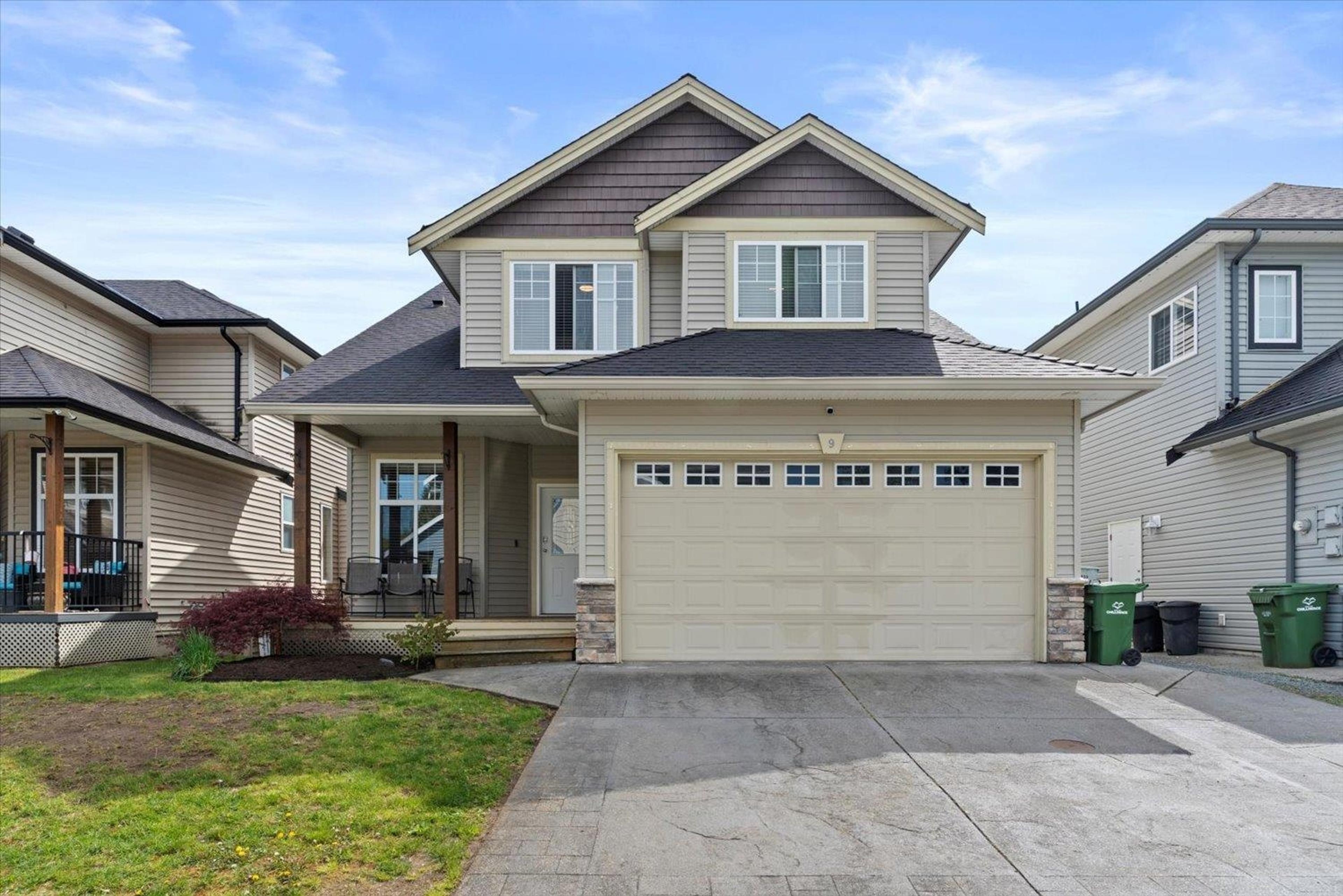 5545 Peach Road, Chilliwack - Exteriors - Photo 3