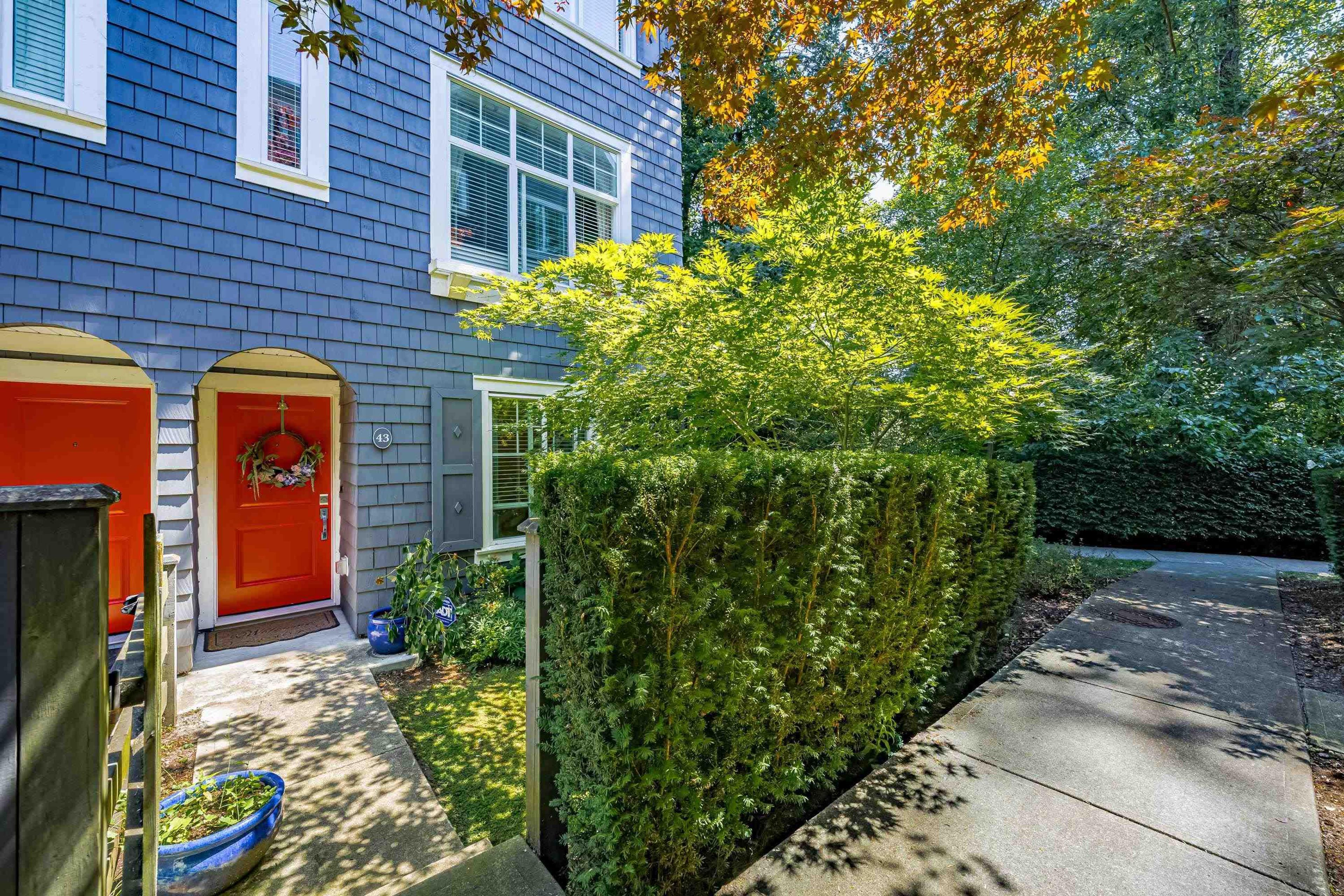 15340 Guildford Drive, Surrey - Exteriors - Photo 2