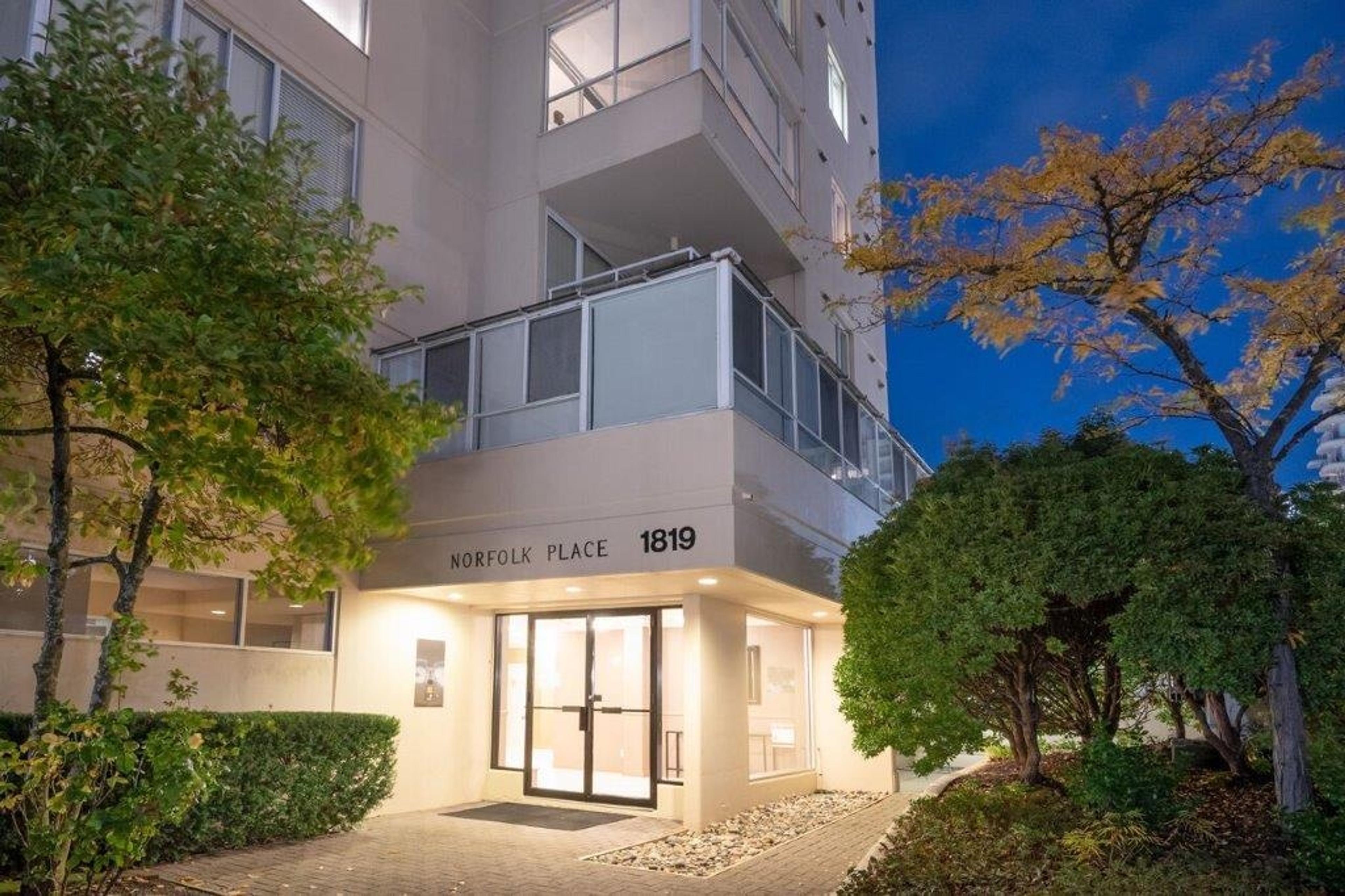 1819 Bellevue Avenue, West Vancouver - Exteriors - Photo 1