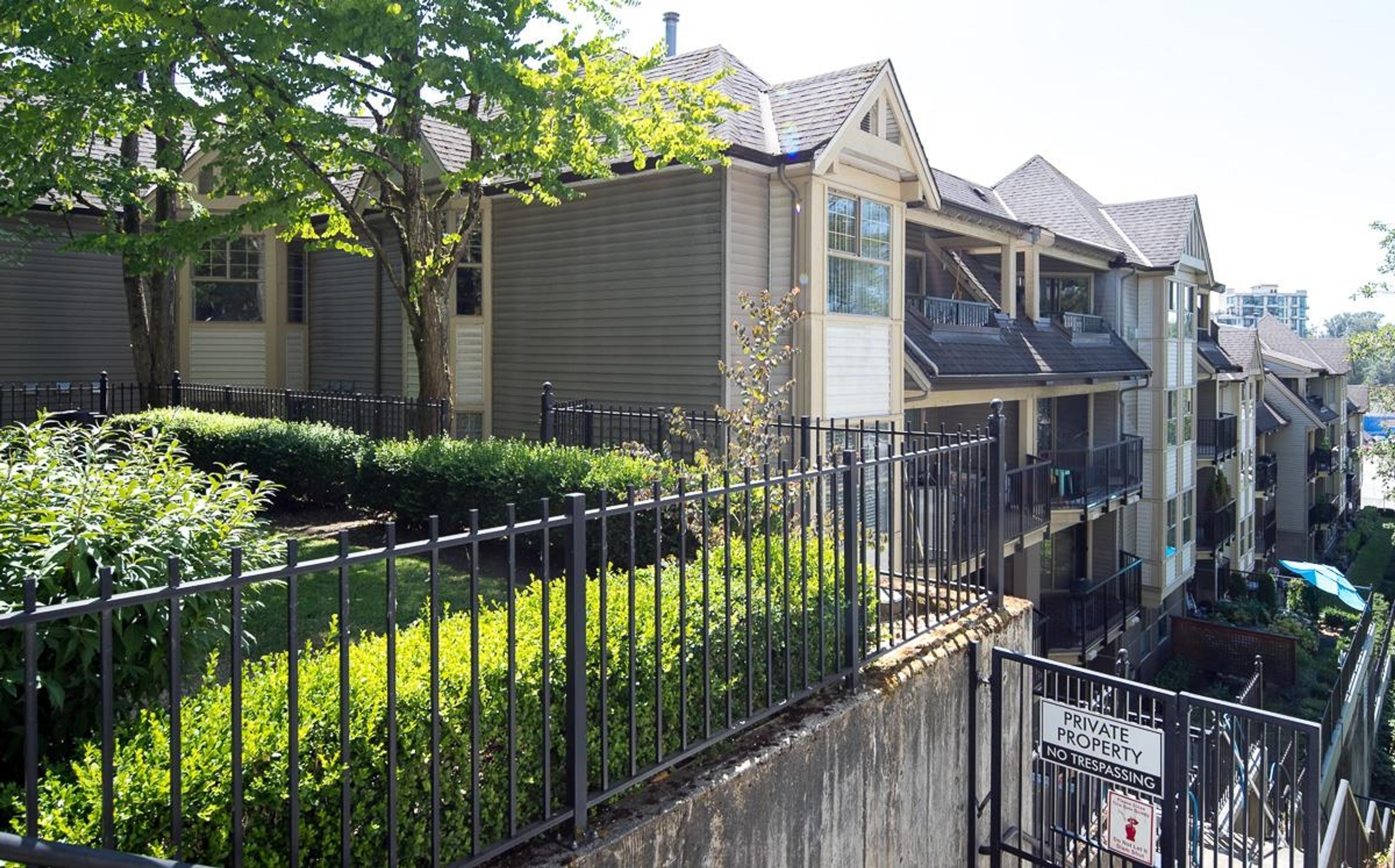 215 Twelfth Street, New Westminster - Exteriors - Photo 1