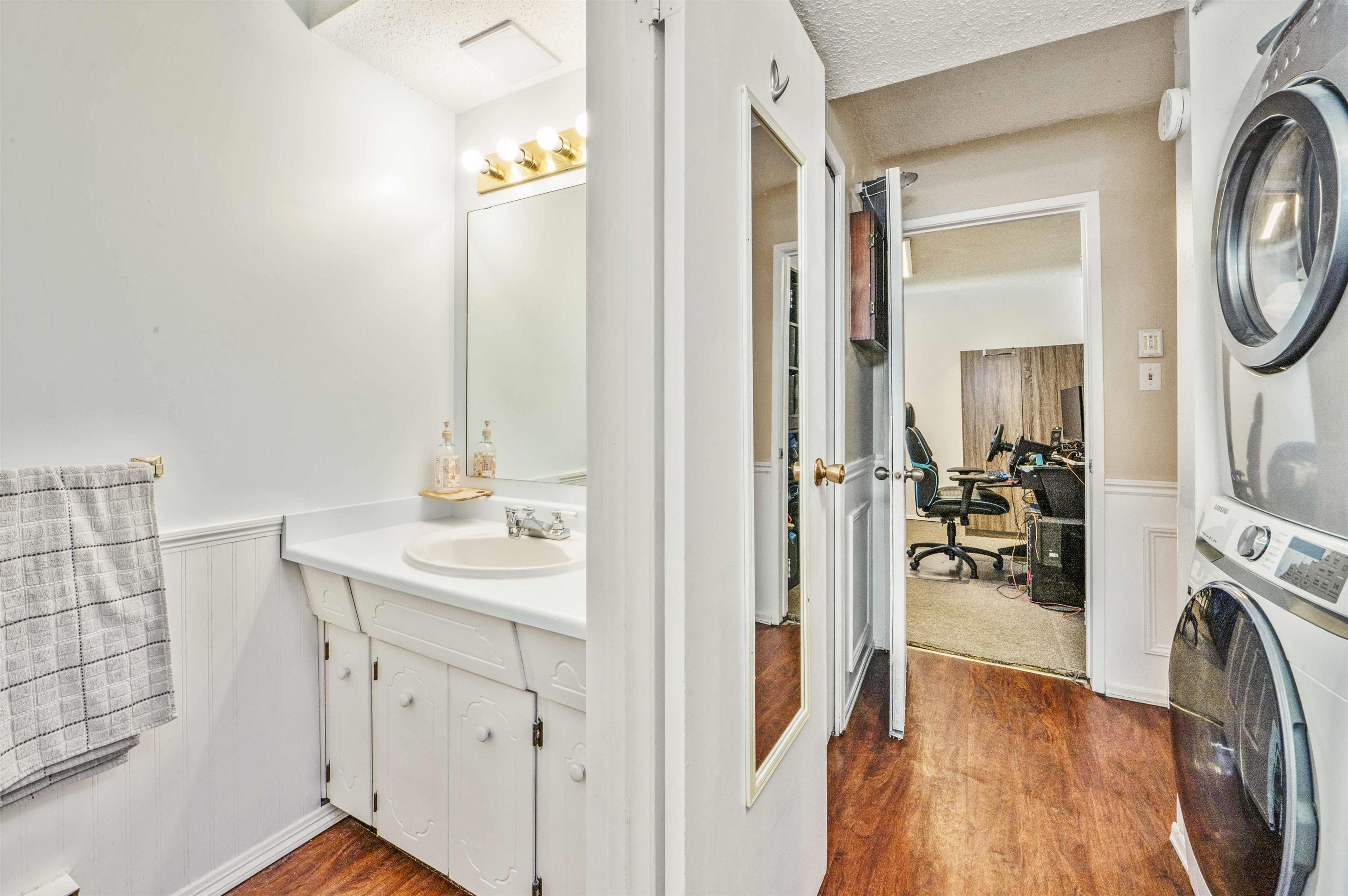 7385 129 STREET - Image 25