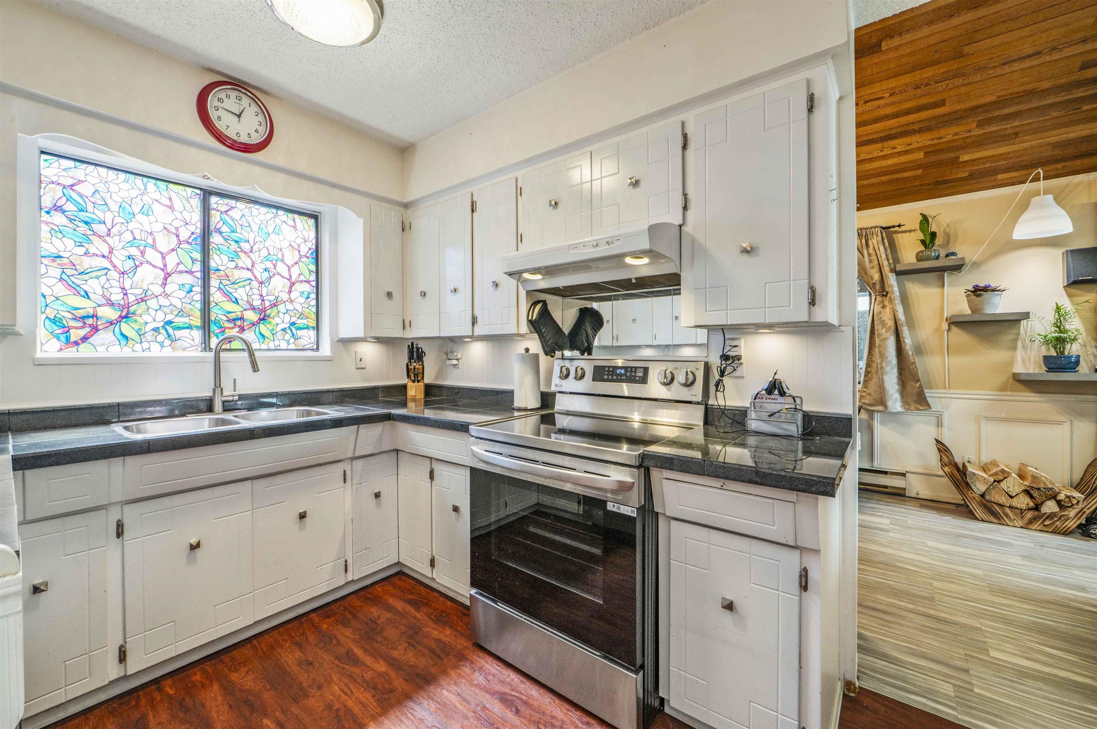 7385 129 STREET - Image 9