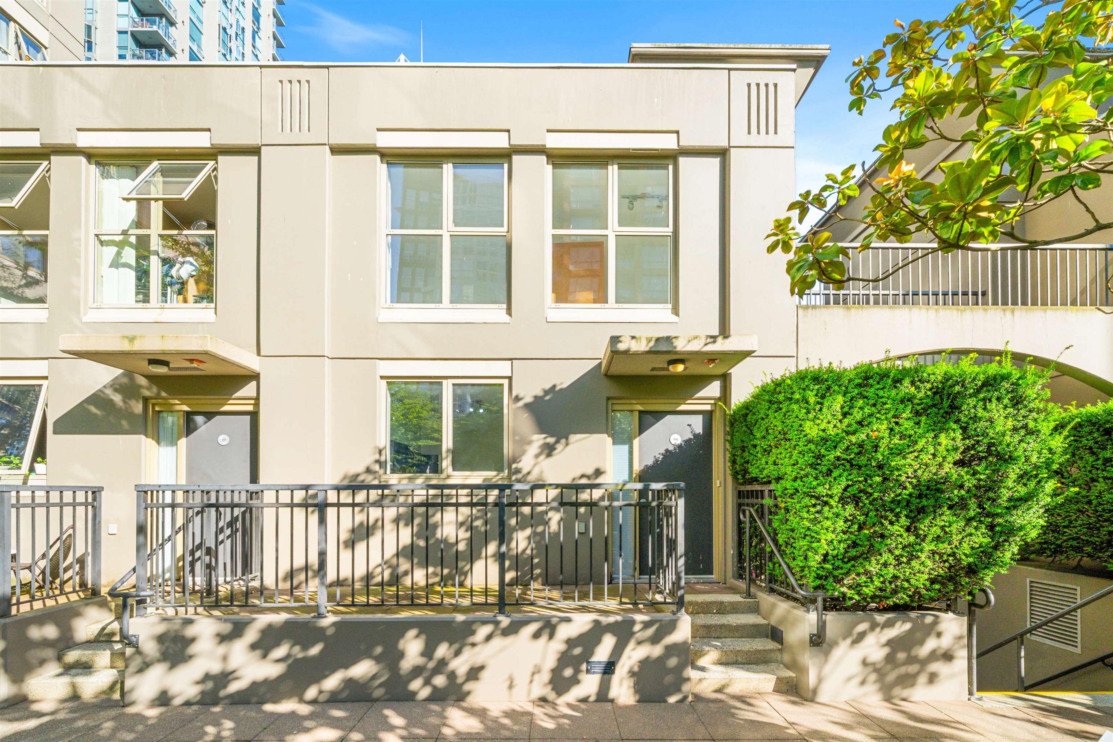 969 Richards Street, Vancouver - Exteriors - Photo 2