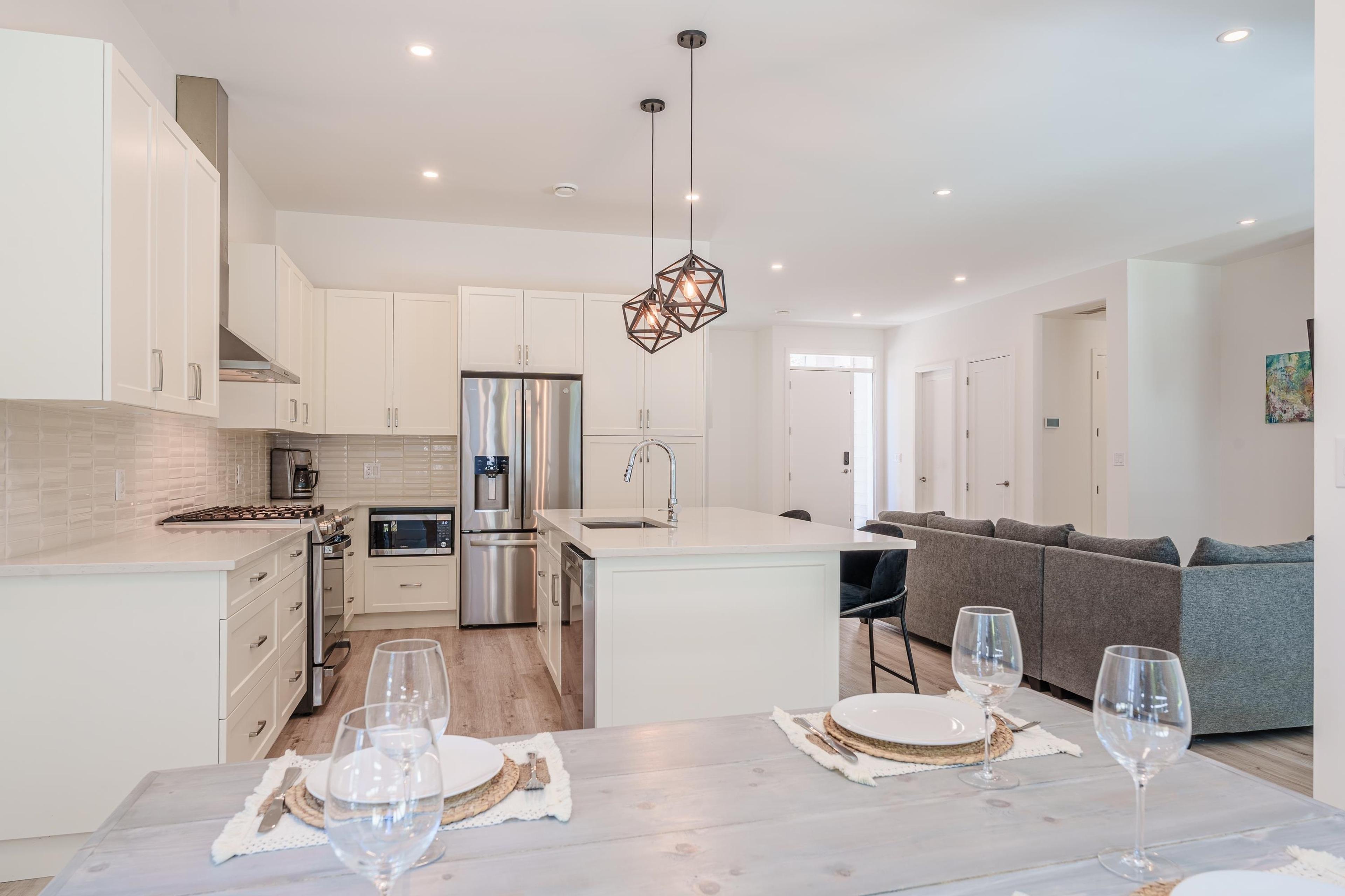 11120 Sunshine Coast Highway, Pender Harbour - Exteriors - Drone/Aerial View, Marked/Pin - Photo 1