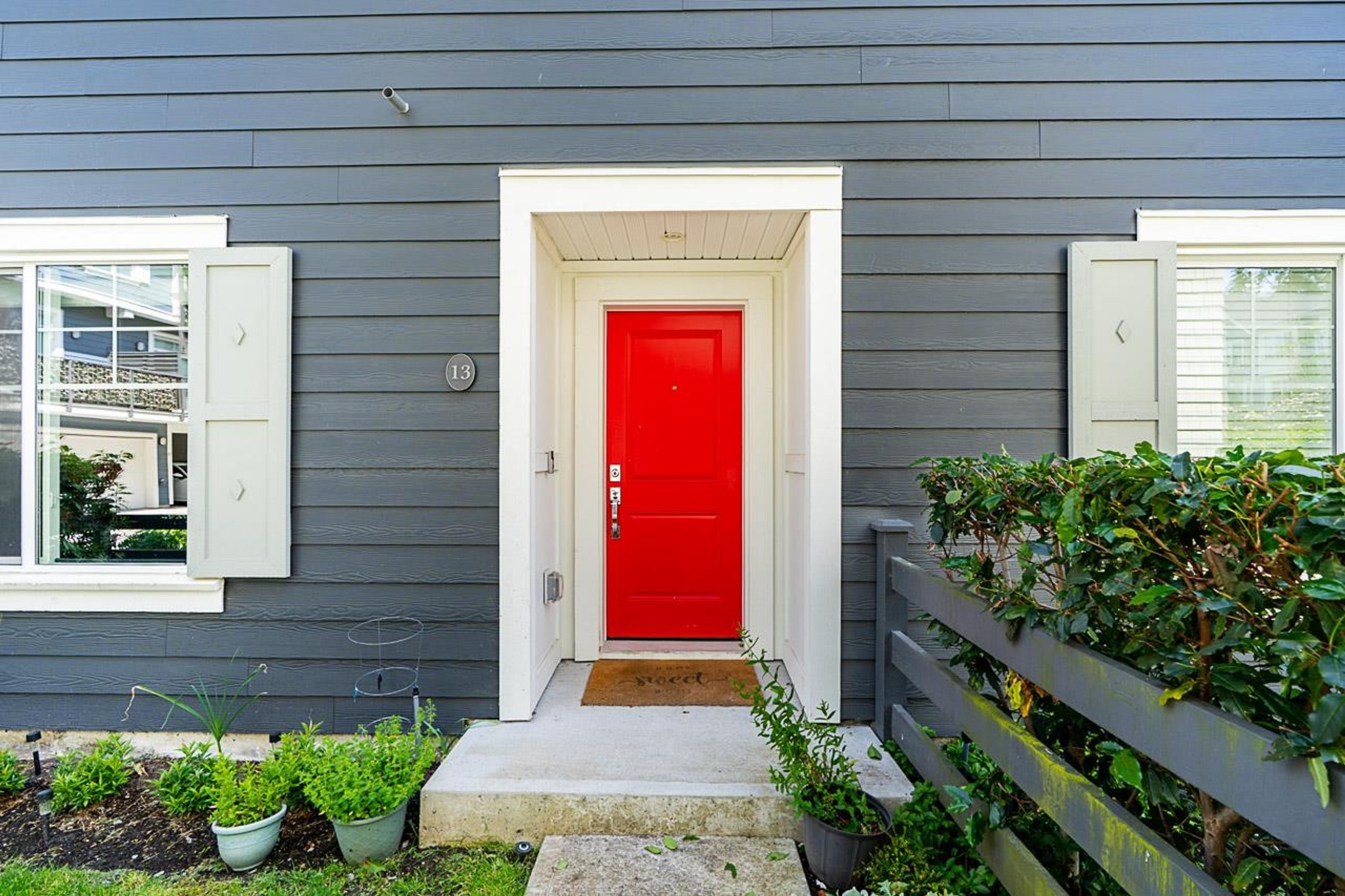 16678 25 Avenue, Surrey - Exteriors - Photo 3