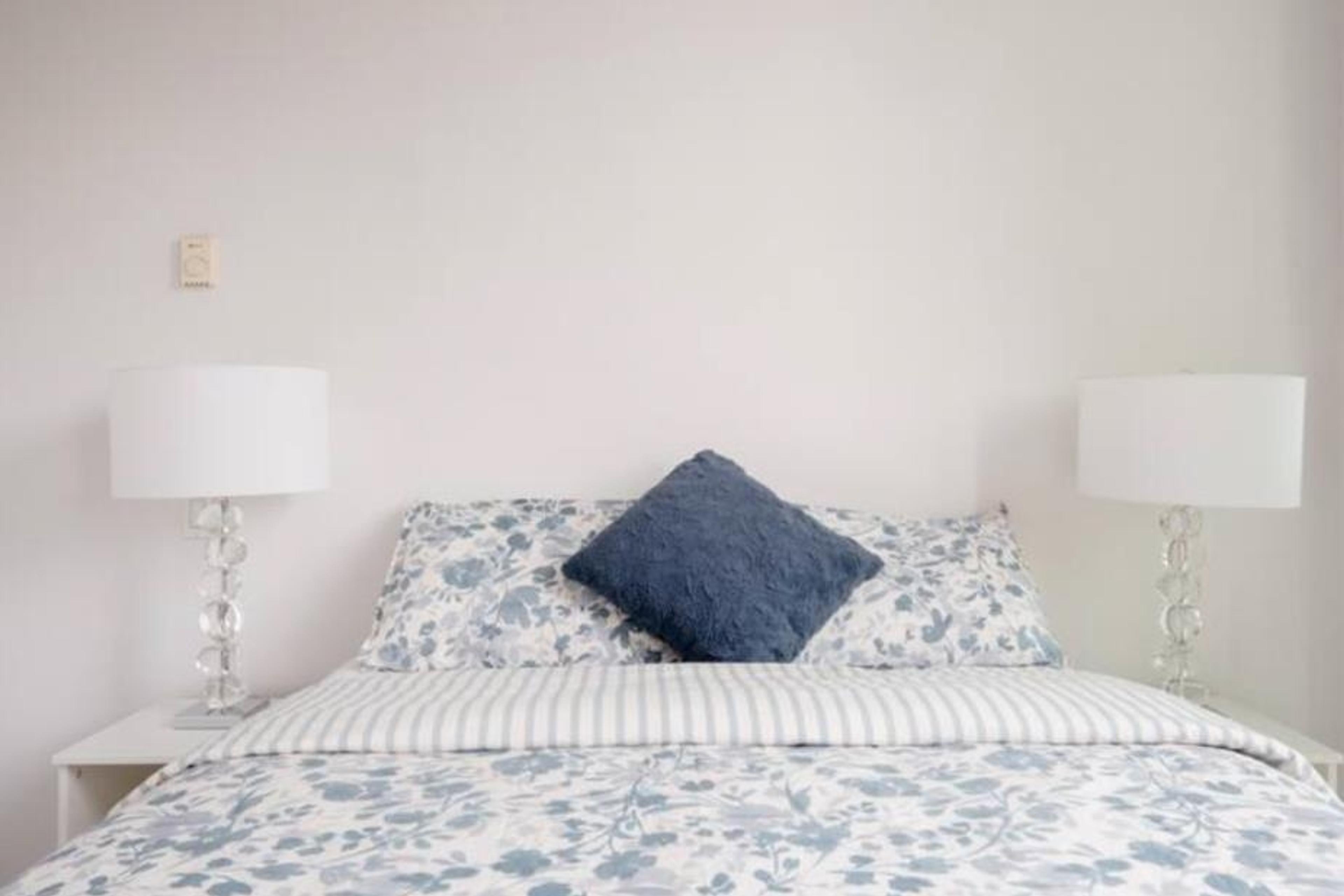 219 E Georgia Street, Vancouver - Exteriors - Photo 1