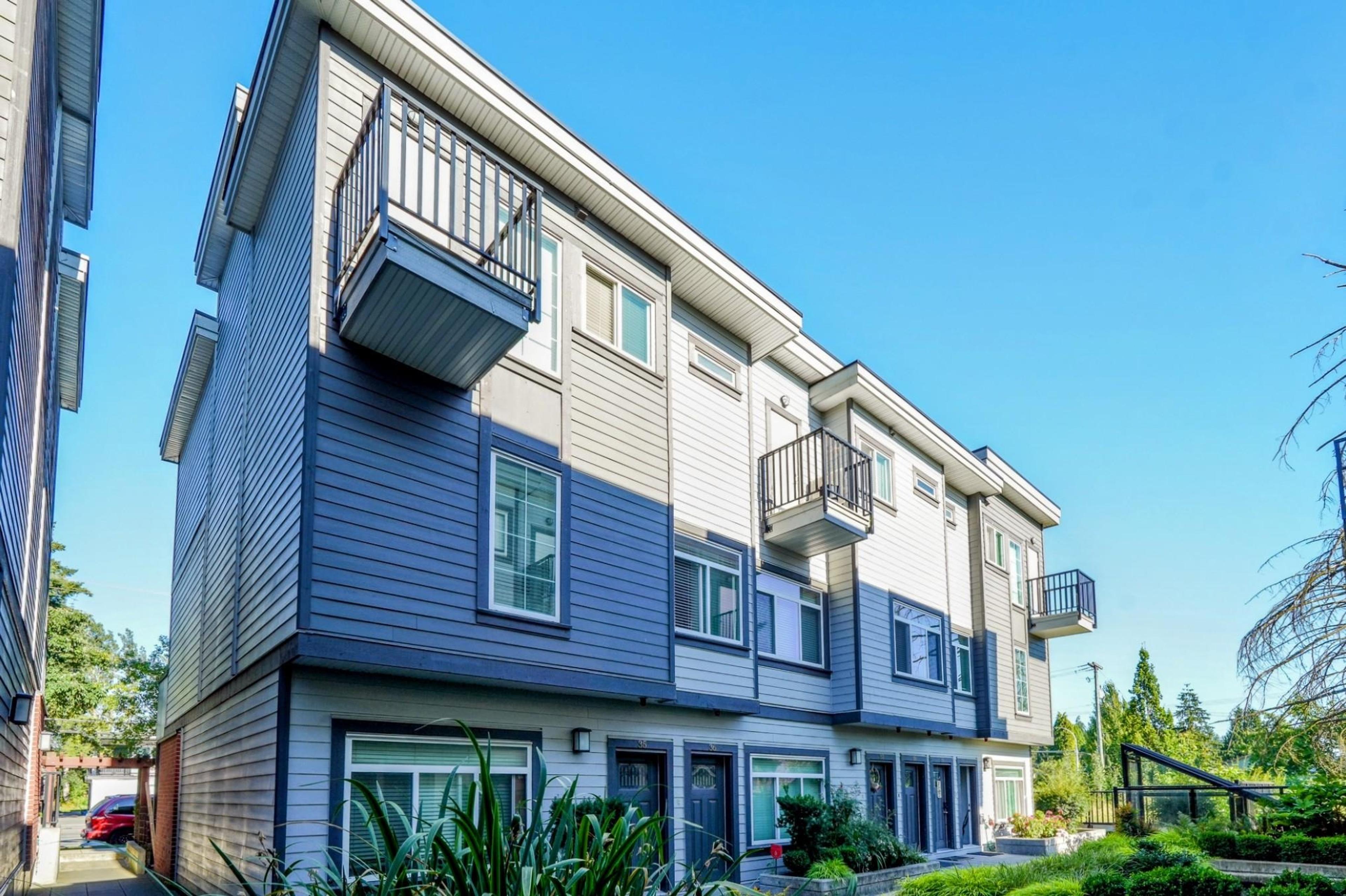 7247 140 Street, Surrey - Exteriors - Photo 1