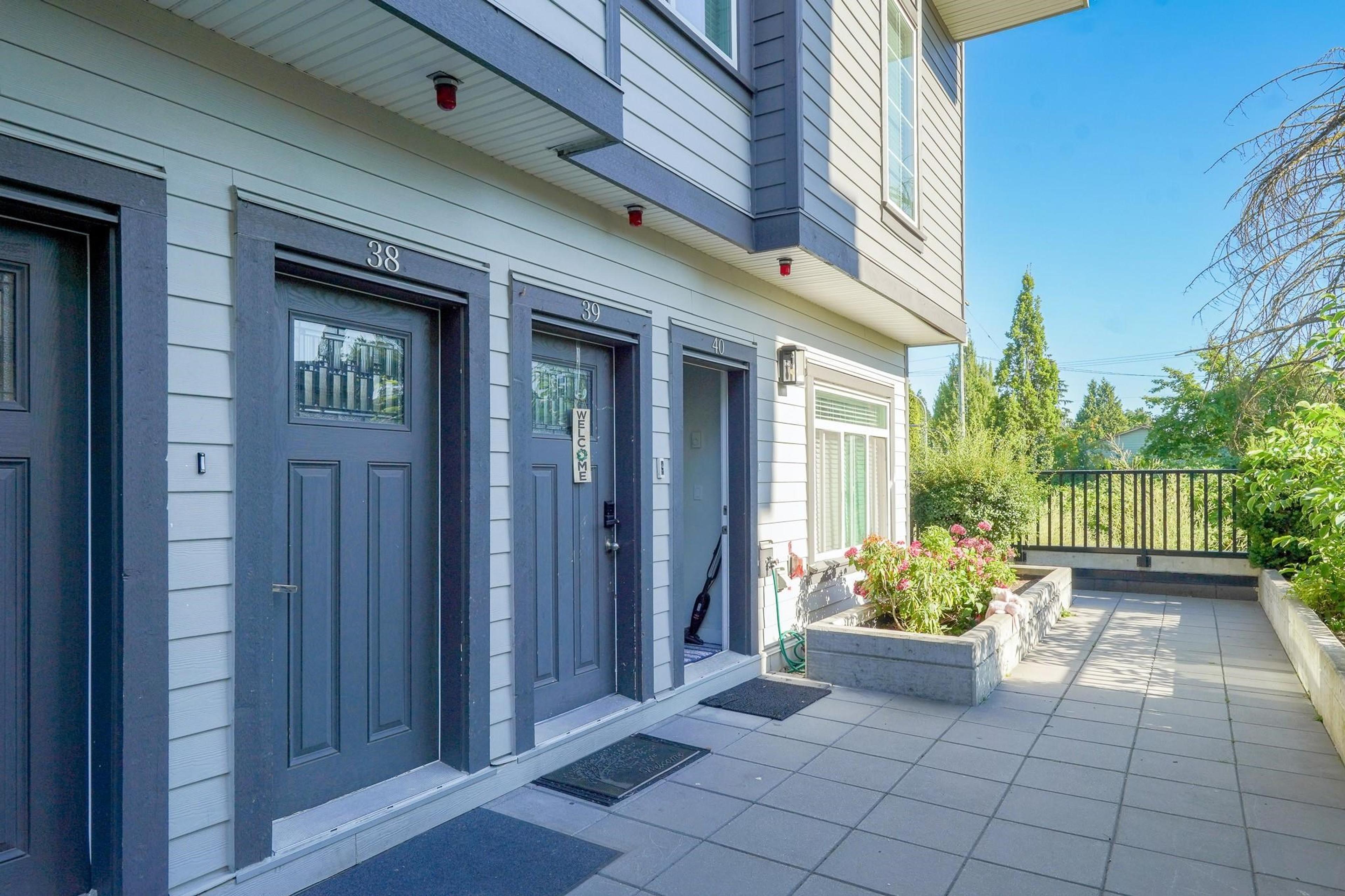 7247 140 Street, Surrey - Exteriors - Photo 8