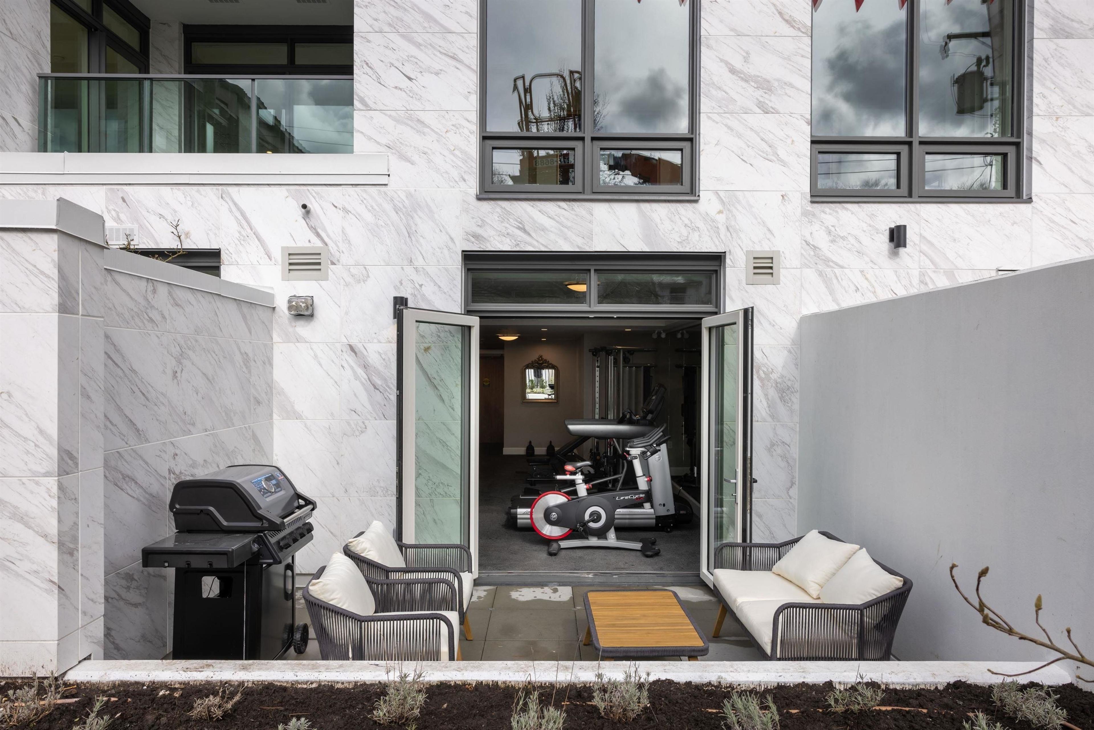 3668 W 10th Avenue, Vancouver - Exteriors - Photo 2