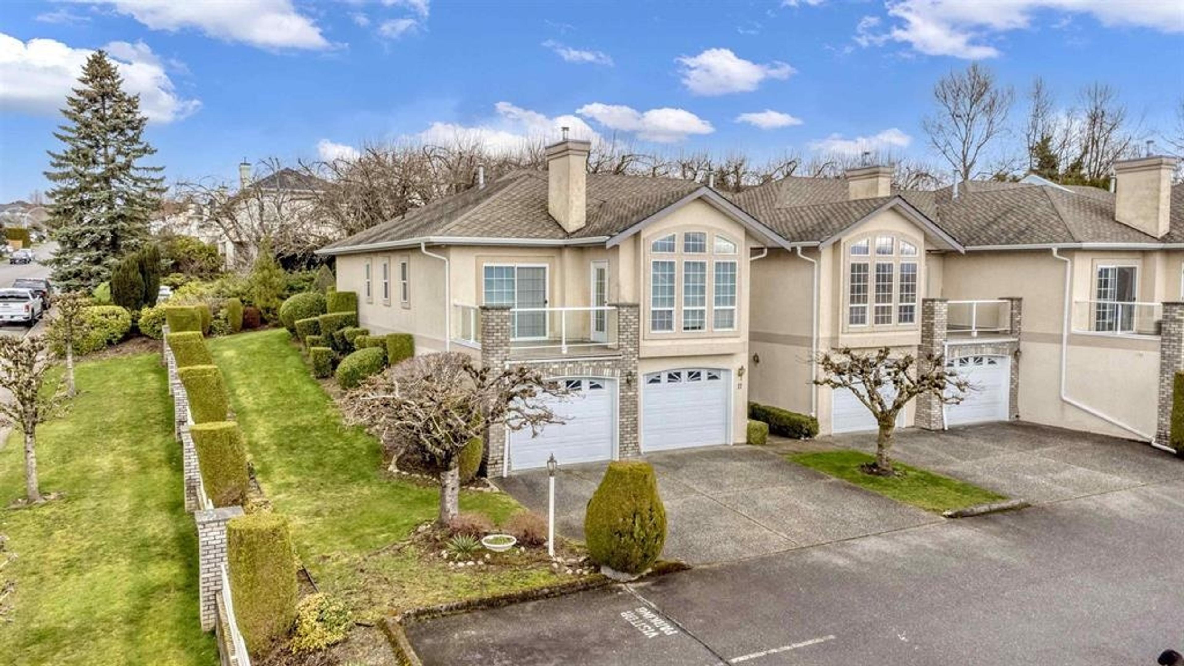 31445 Upper Maclure Road, Abbotsford - Exteriors - Full Complex View - Photo 3