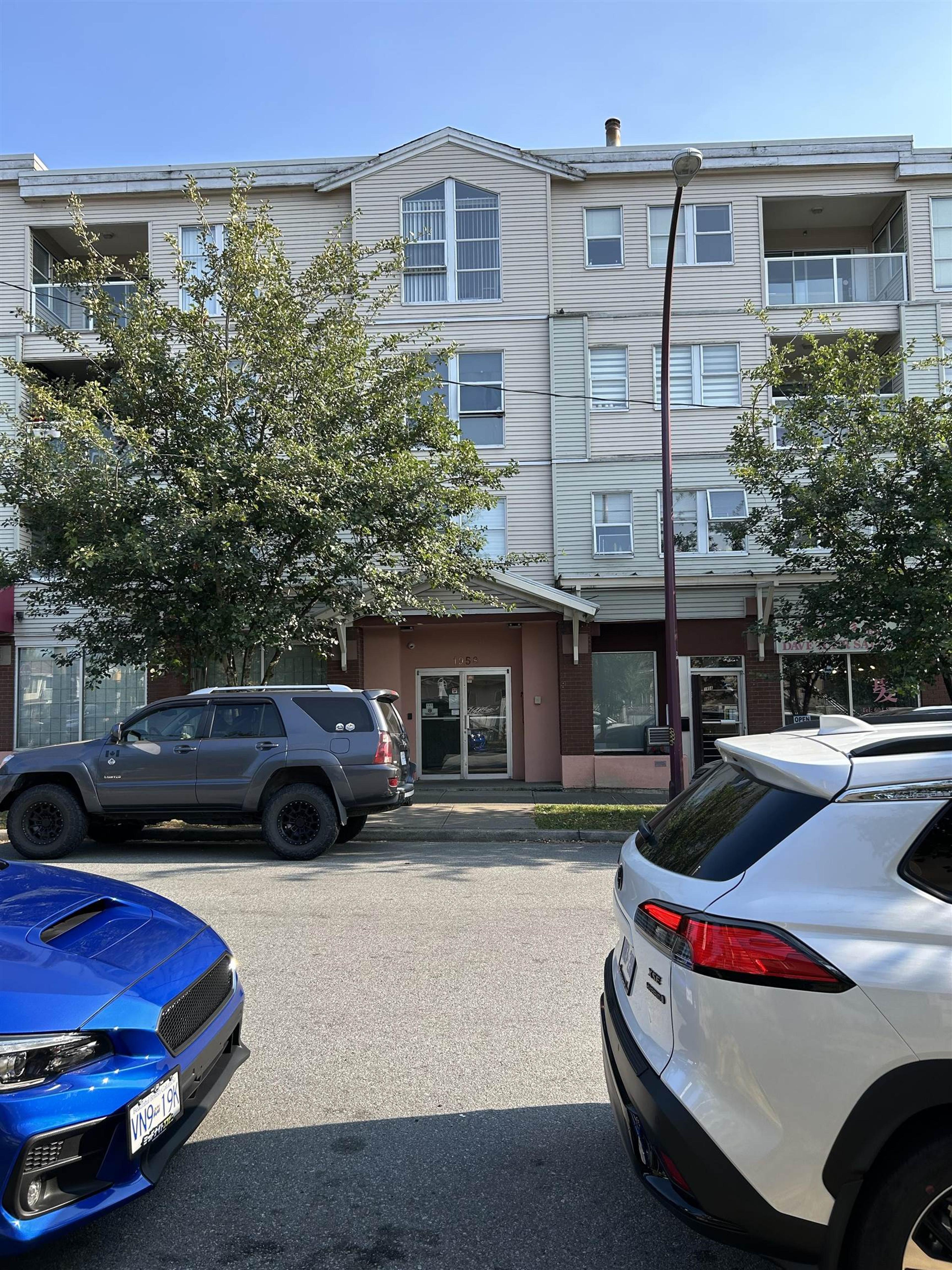 1958 E 47th Avenue, Vancouver - Exteriors - Photo 2