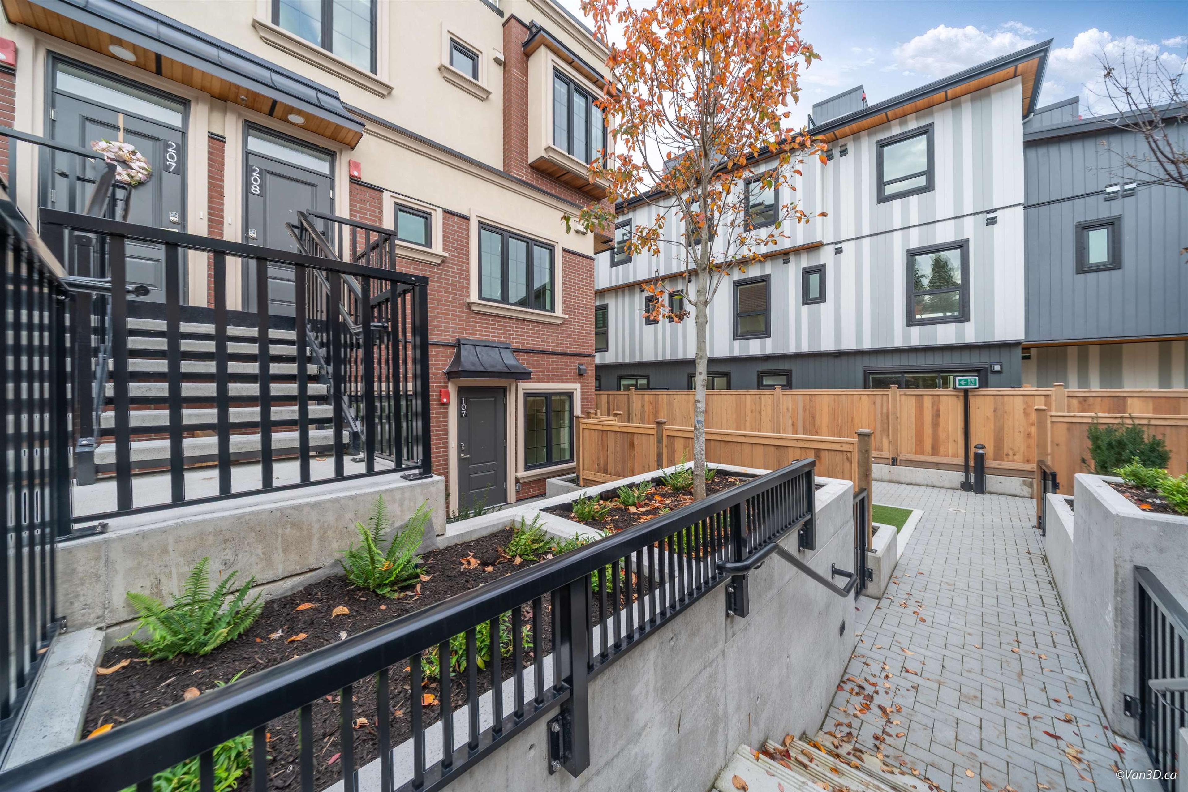 918 W 32nd Avenue, Vancouver - Exteriors - Full Complex View - Photo 2