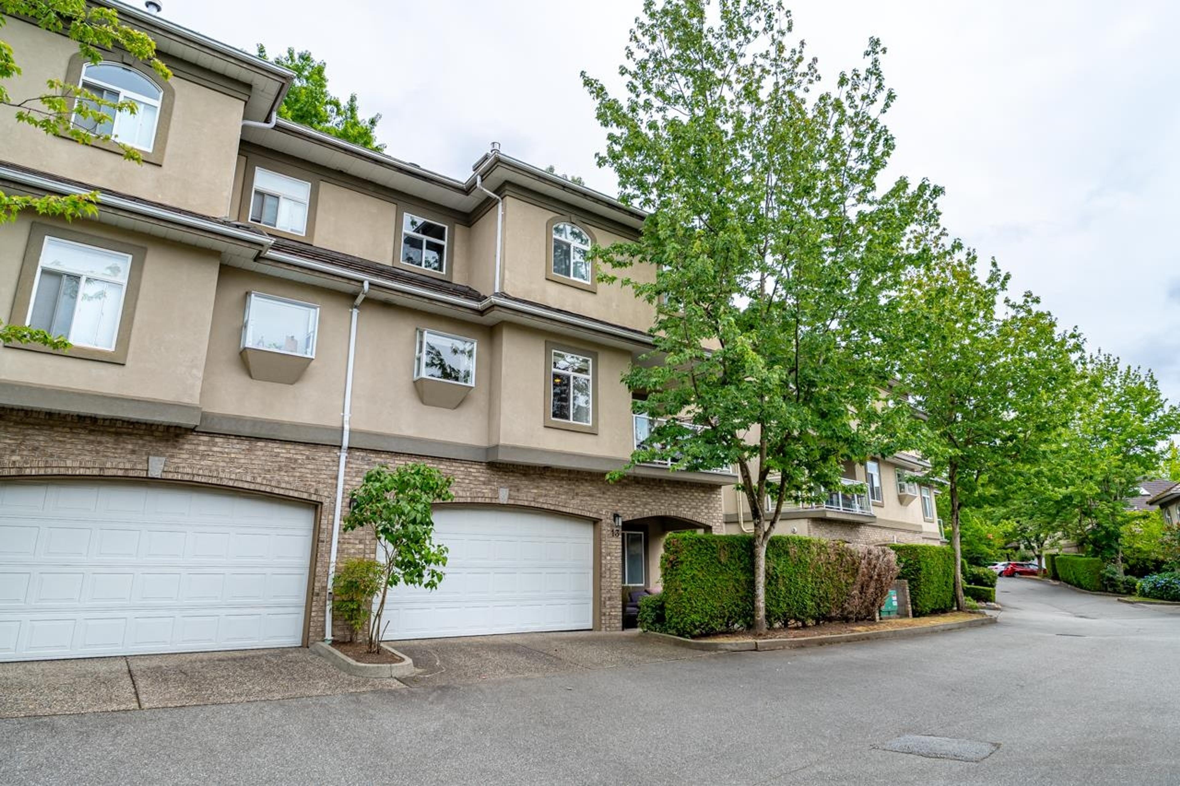 915 Fort Fraser Rise, Port Coquitlam - Exteriors - Full Complex View - Photo 4