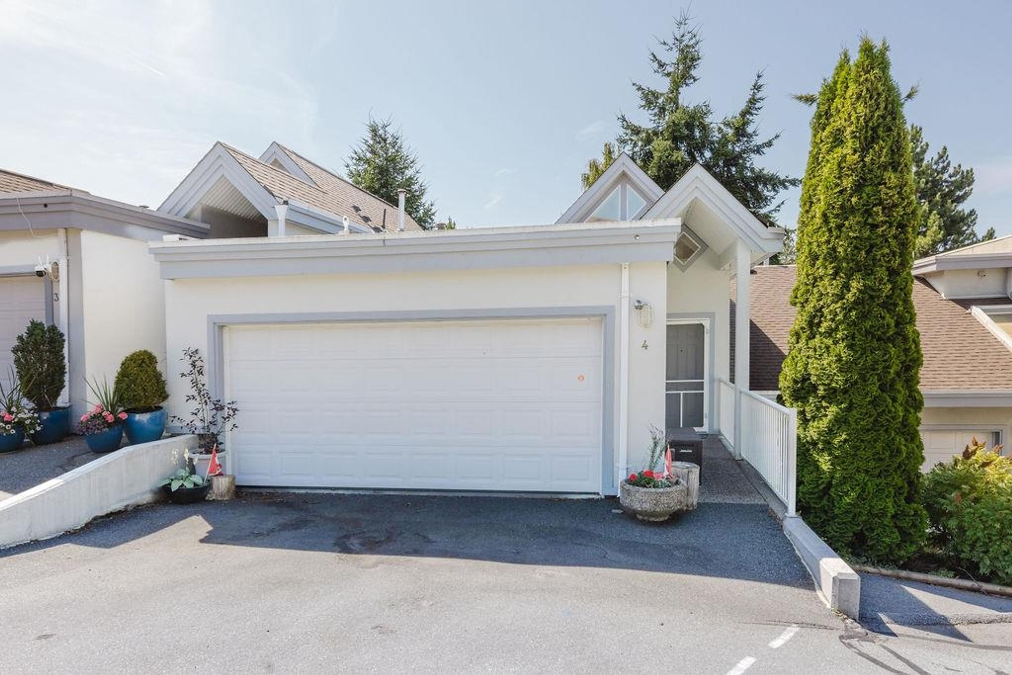 5740 Marine Way, Sechelt - Exteriors - Photo 1