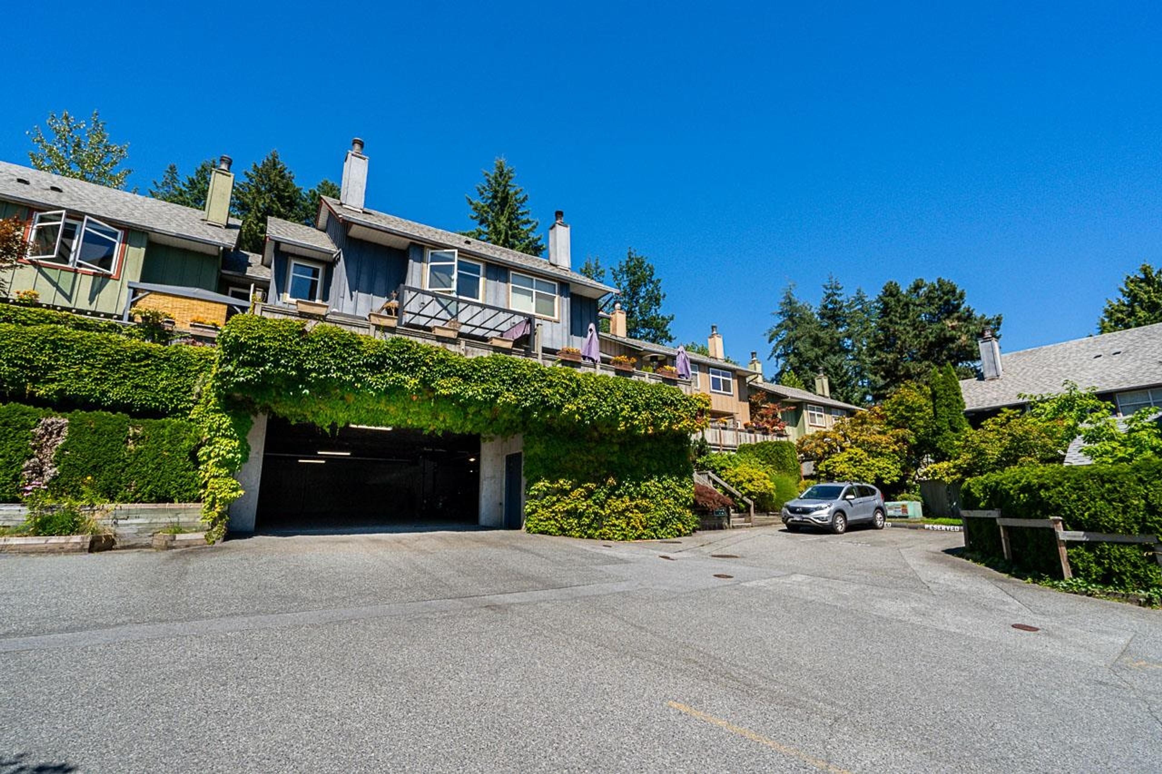 900 W 17th Street, North Vancouver - Exteriors - Photo 2