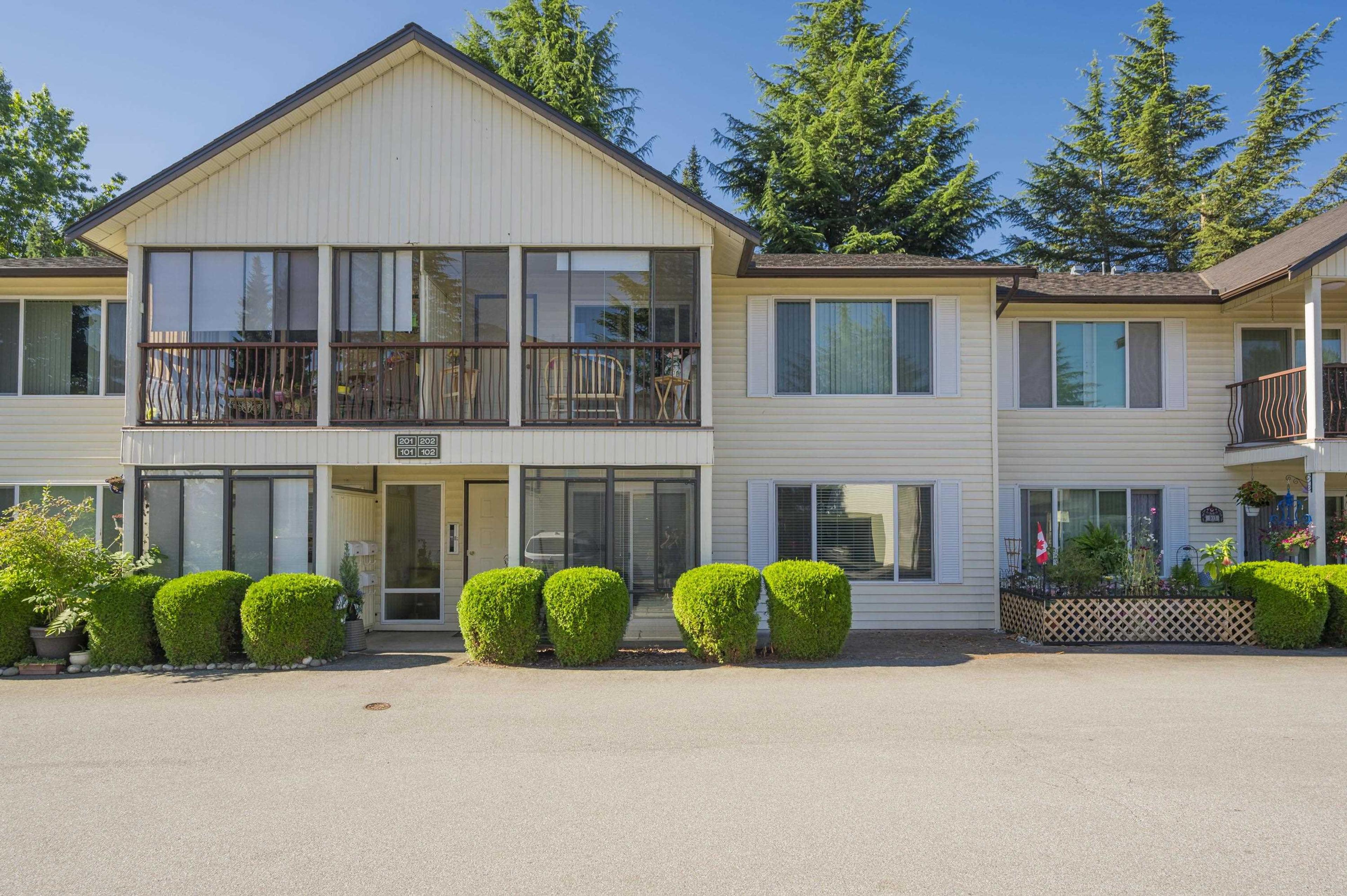 2853 W Bourquin Crescent, Abbotsford - Exteriors - Photo 4