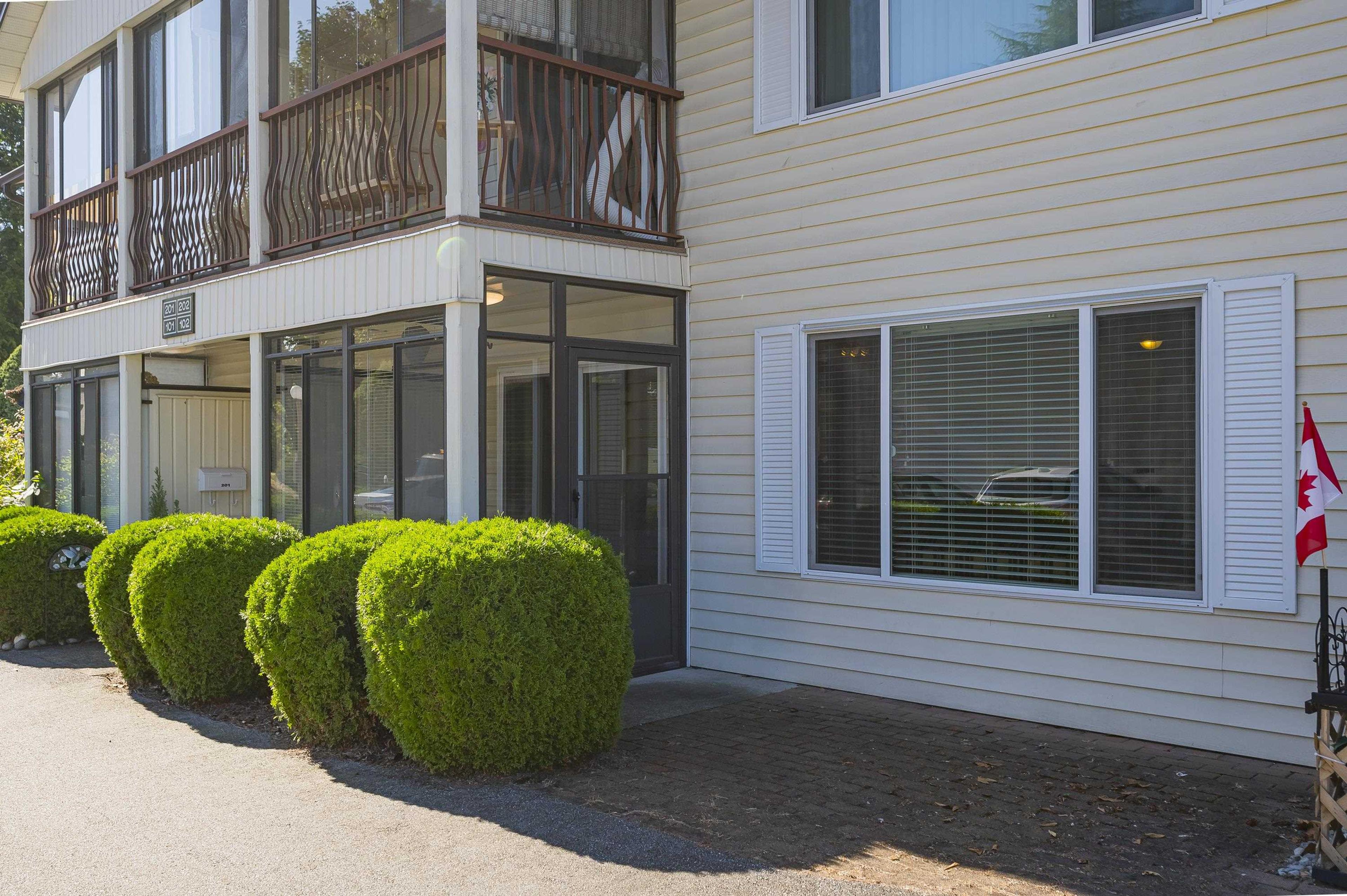 2853 W Bourquin Crescent, Abbotsford - Exteriors - Photo 5