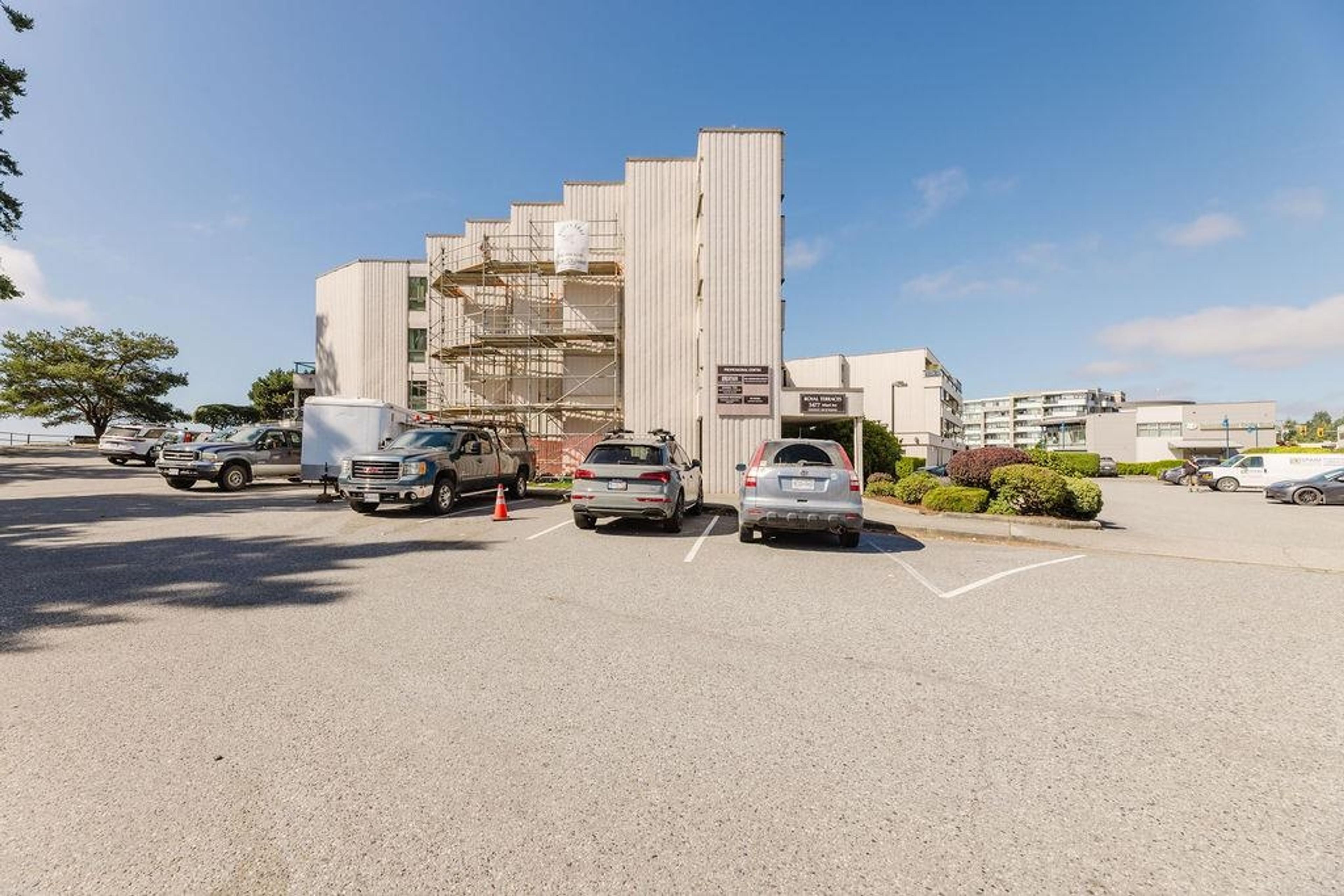 5477 Wharf Avenue, Sechelt - Exteriors - Photo 5