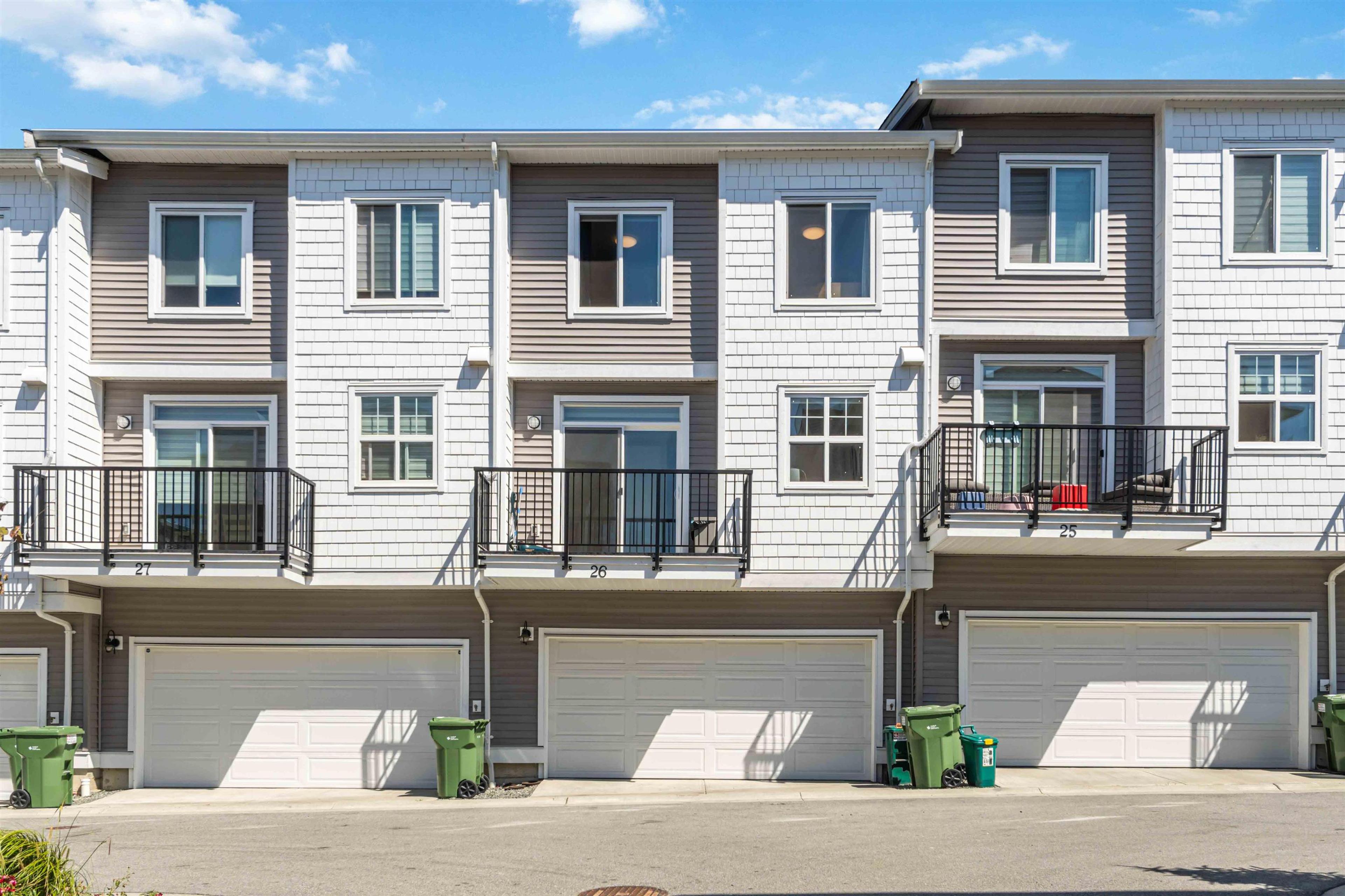 2033 Mckenzie Road, Abbotsford - Exteriors - Full Complex View - Photo 6