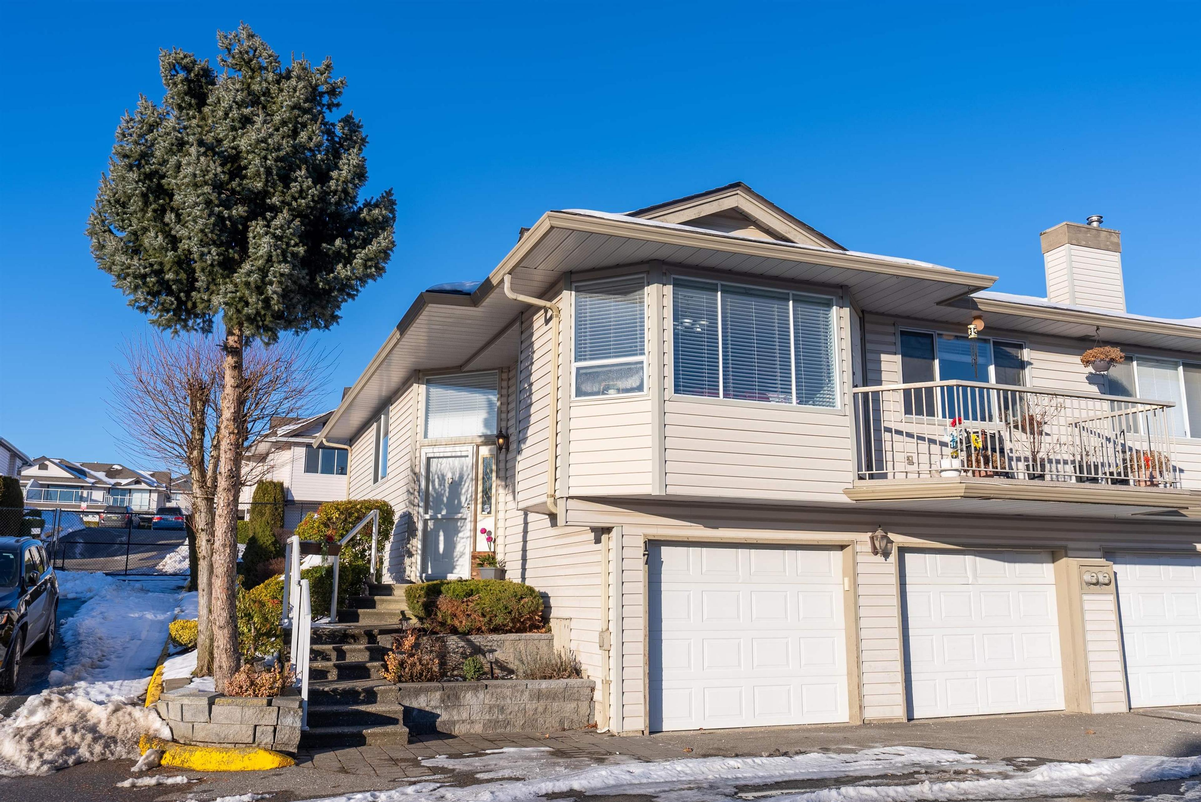 3070 Townline Road, Abbotsford - Exteriors - Photo 2