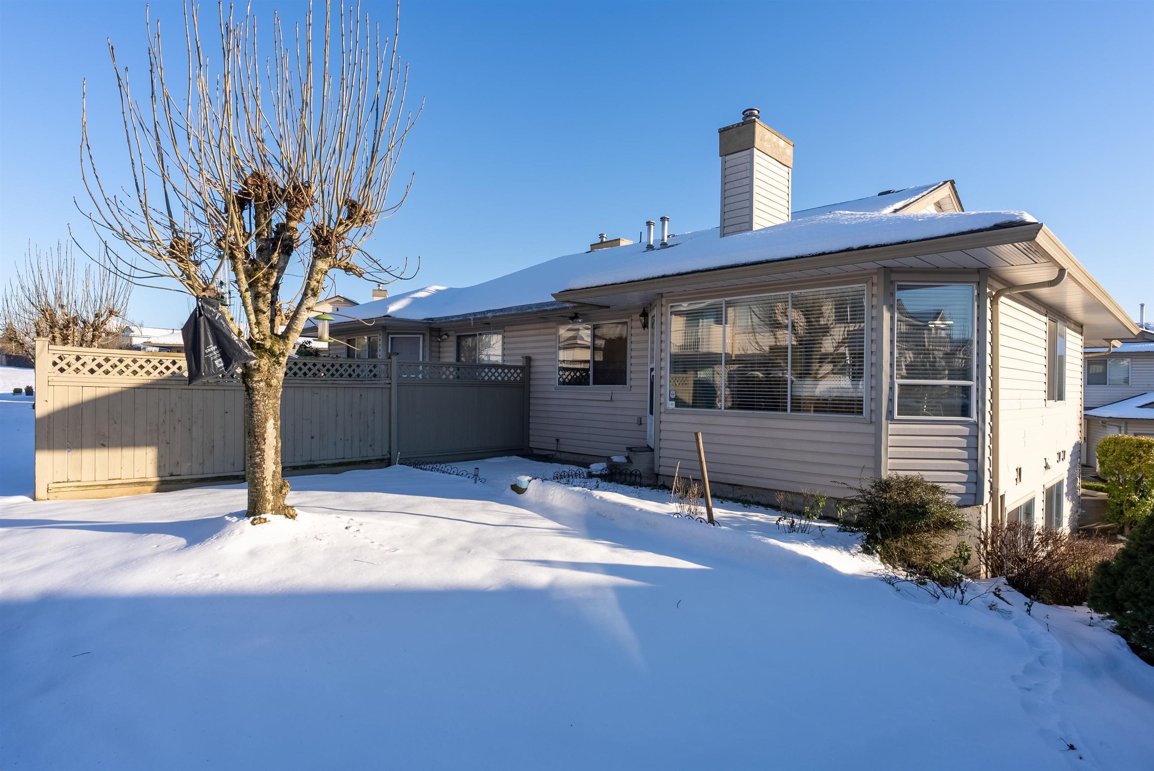 3070 Townline Road, Abbotsford - Exteriors - Photo 4