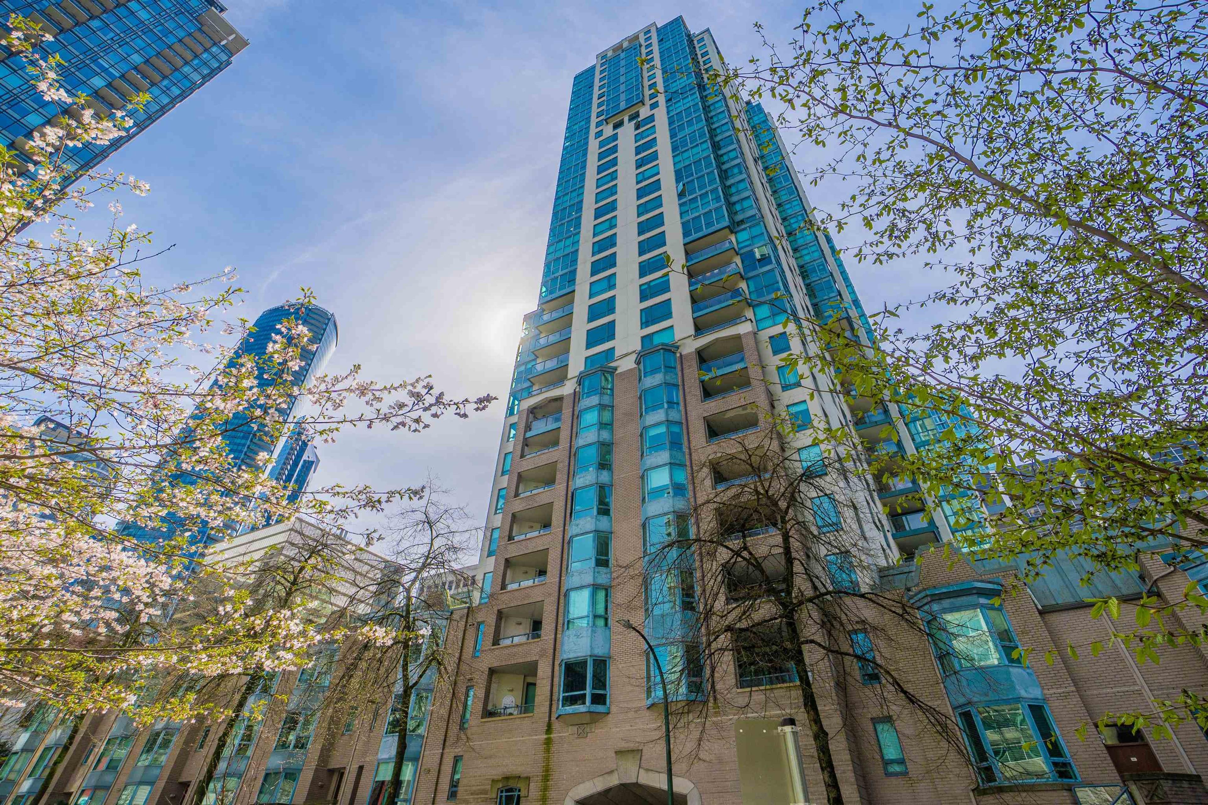 1238 Melville Street, Vancouver - Exteriors - Photo 2