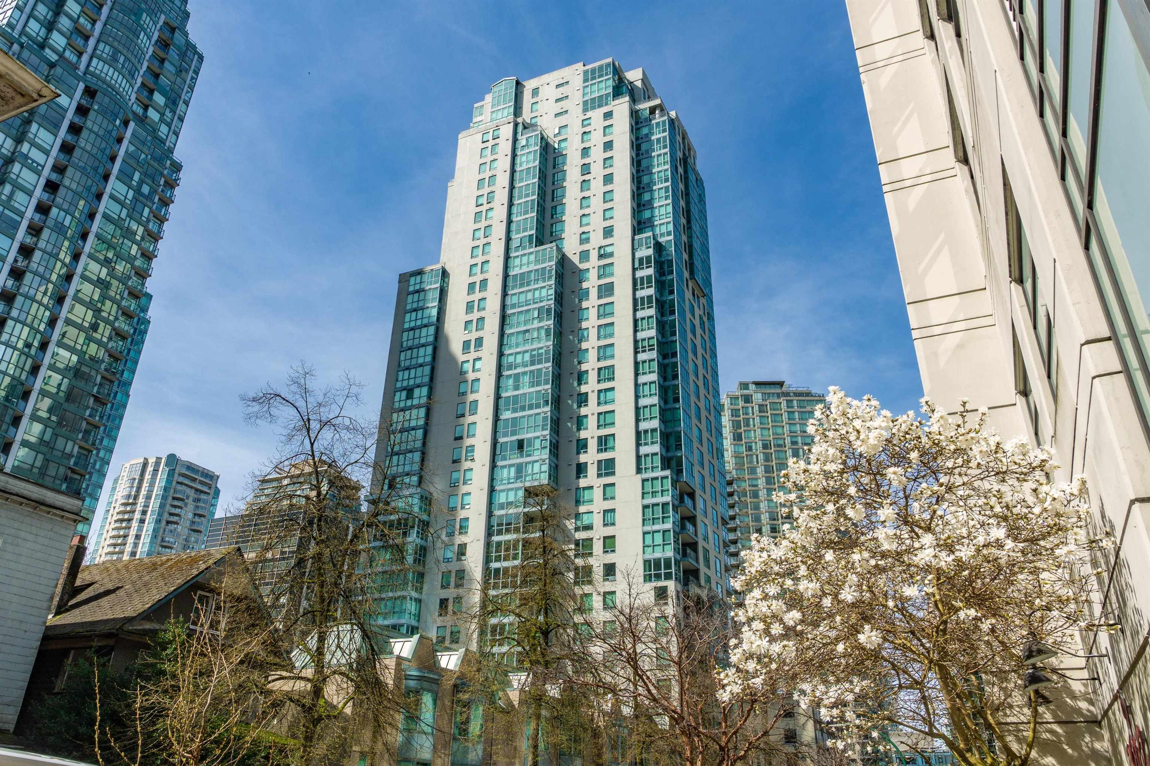 1238 Melville Street, Vancouver - Exteriors - Full Complex View - Photo 3