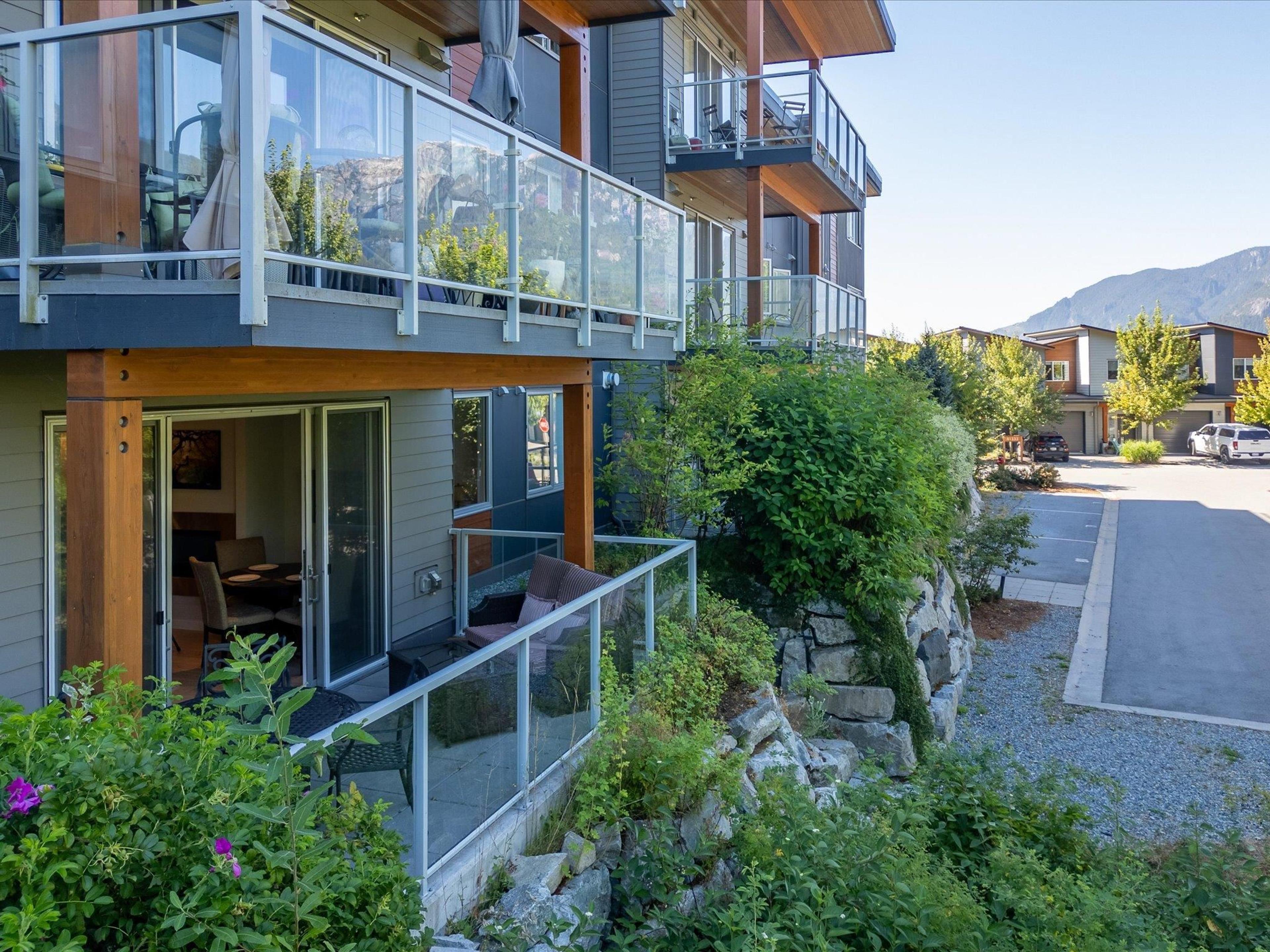 41320 Horizon Drive, Squamish - Exteriors - Full Complex View - Photo 3