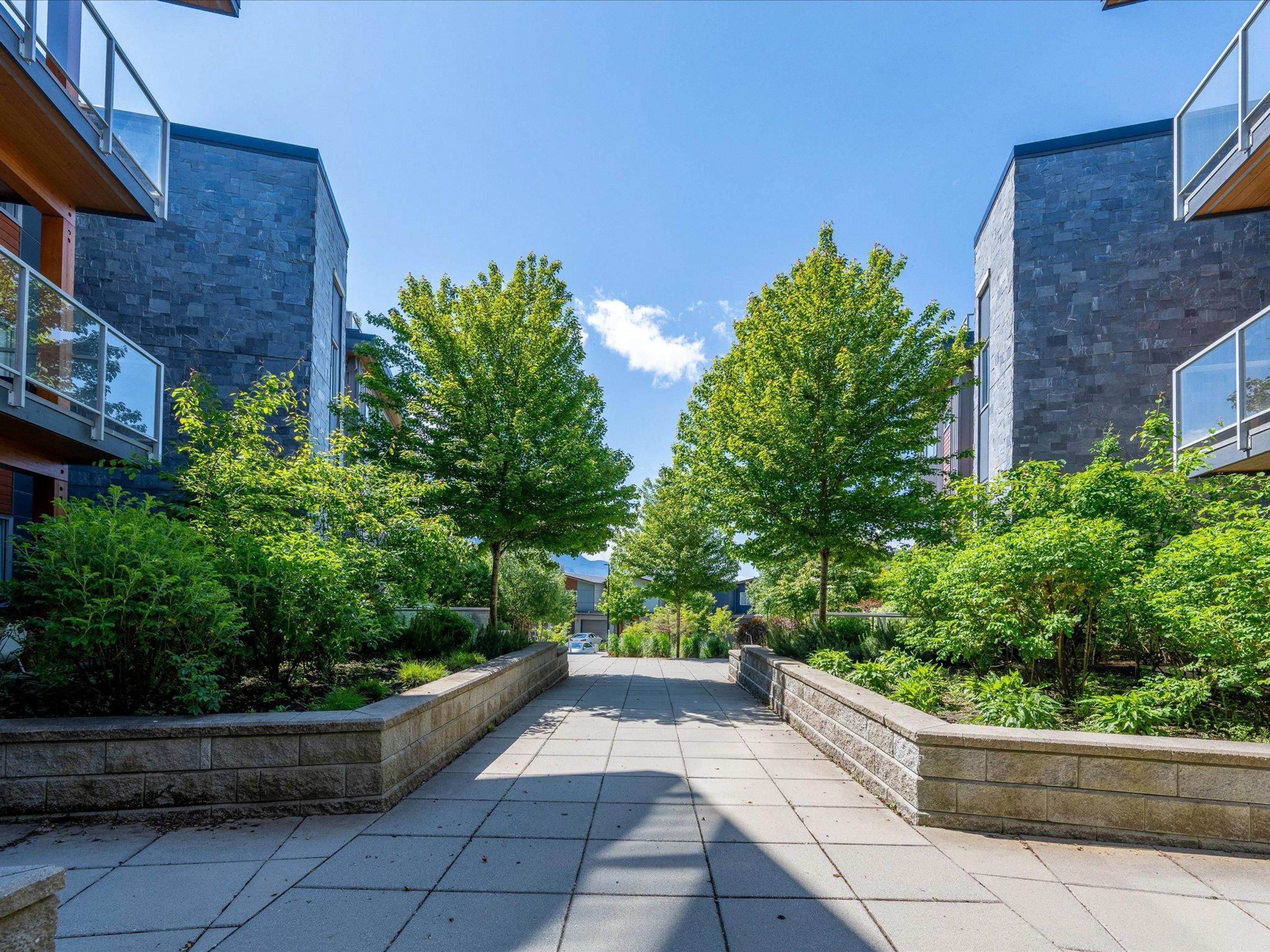 41320 Horizon Drive, Squamish - Exteriors - Photo 10