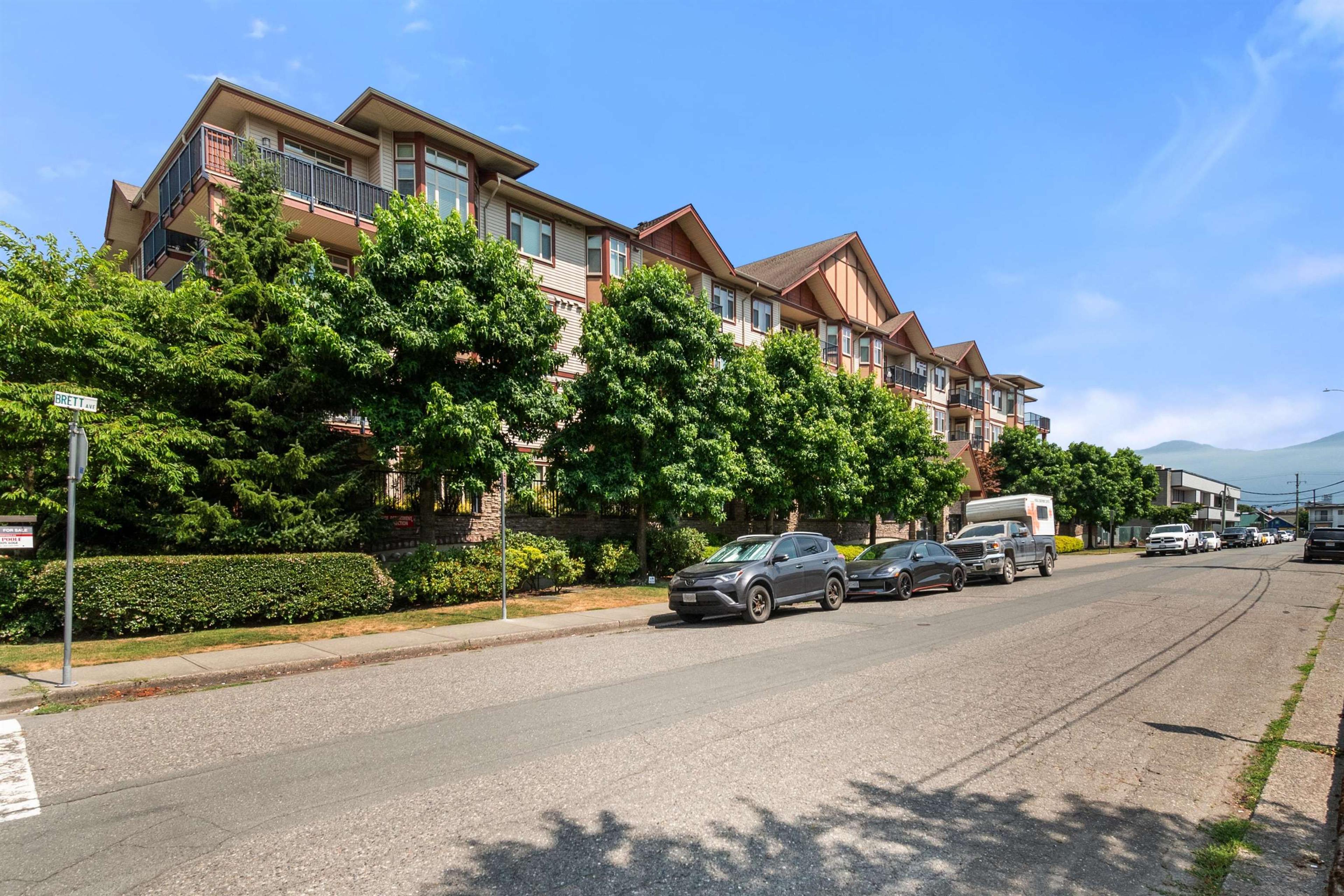 45615 Brett Avenue, Chilliwack - Exteriors - Photo 2